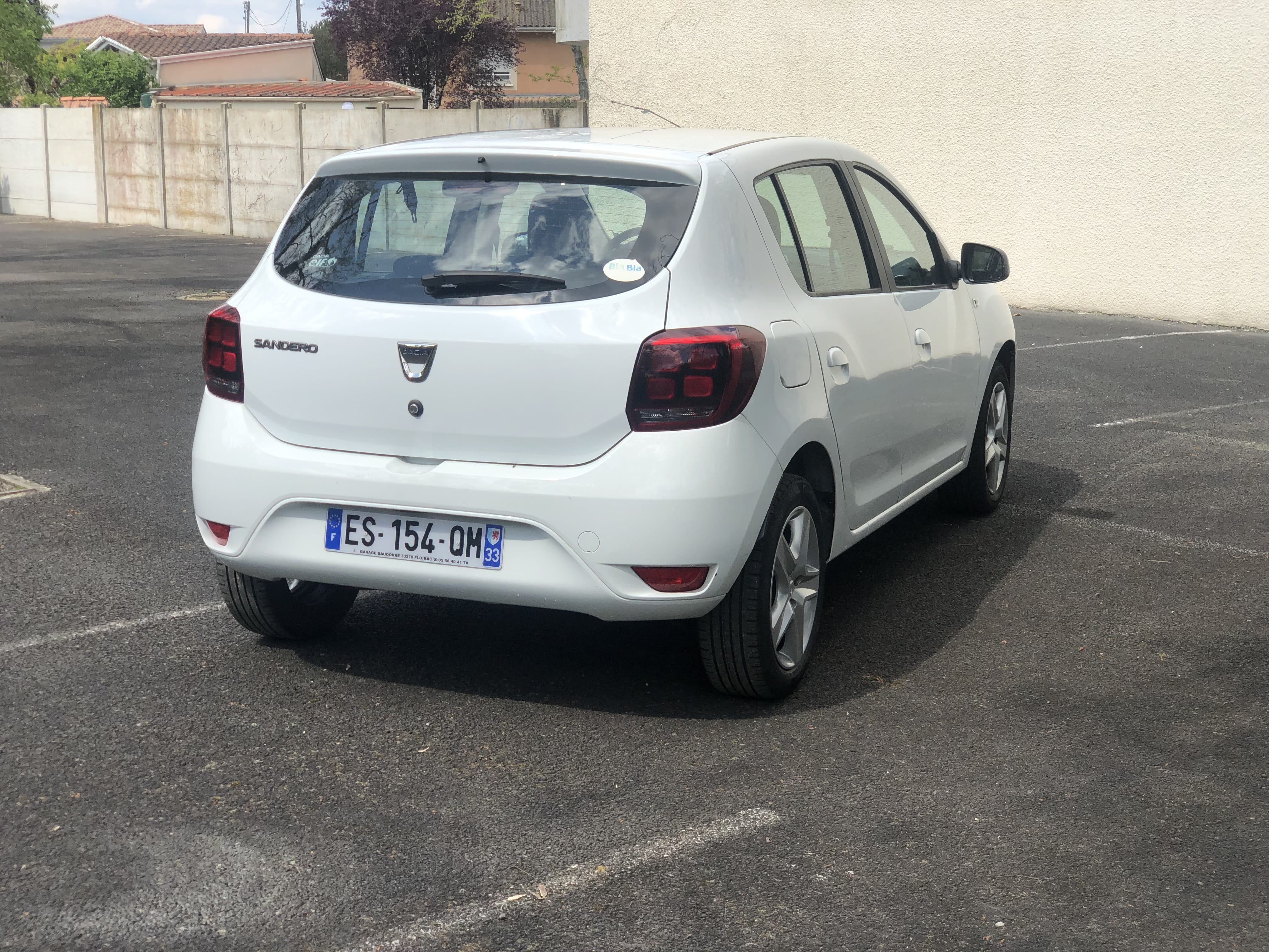 Dacia Sandero  Louez la Dacia Sandero – Spacieuse, Confortable et Économique !