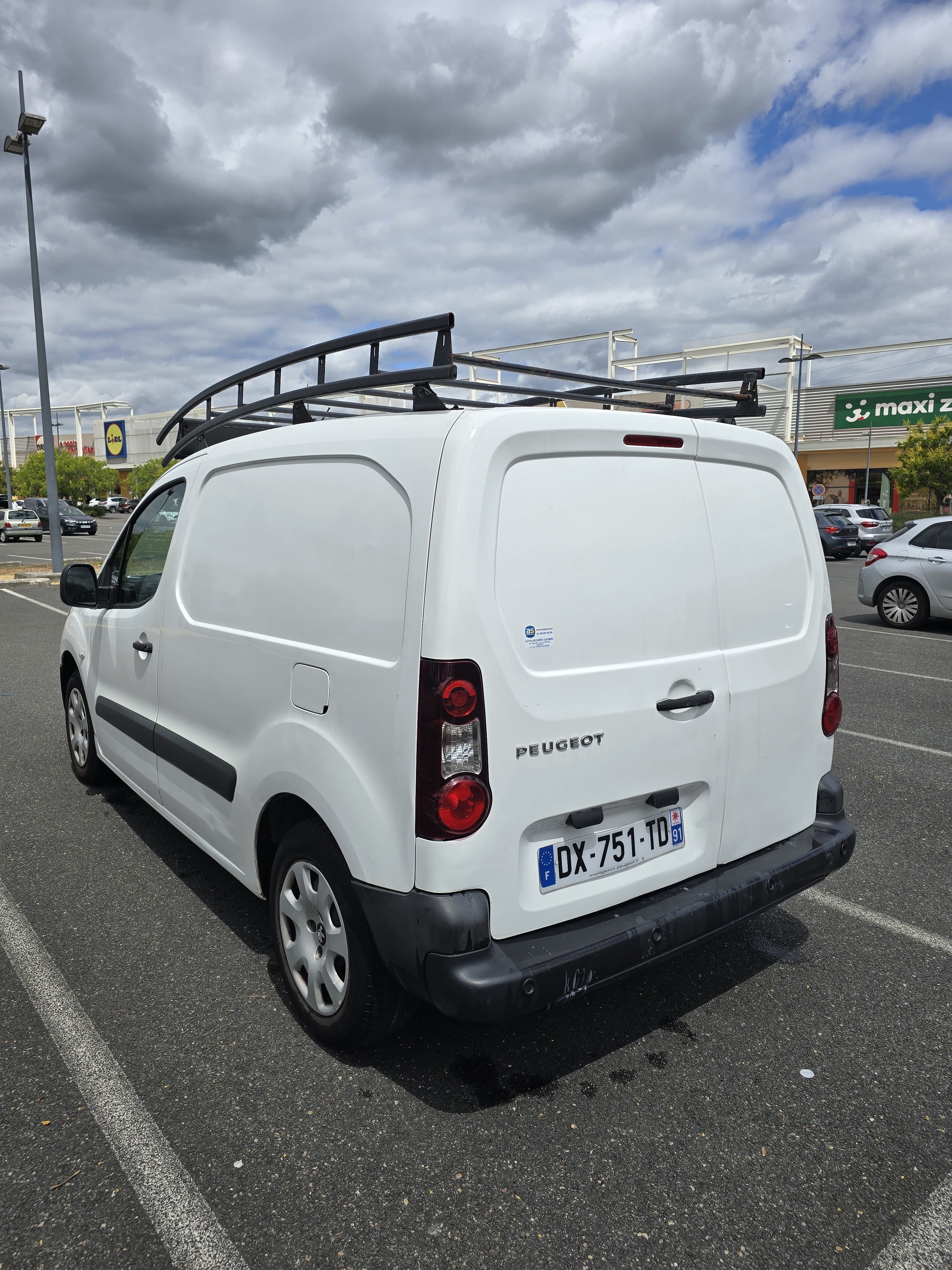 Peugeot Partner avec GPS