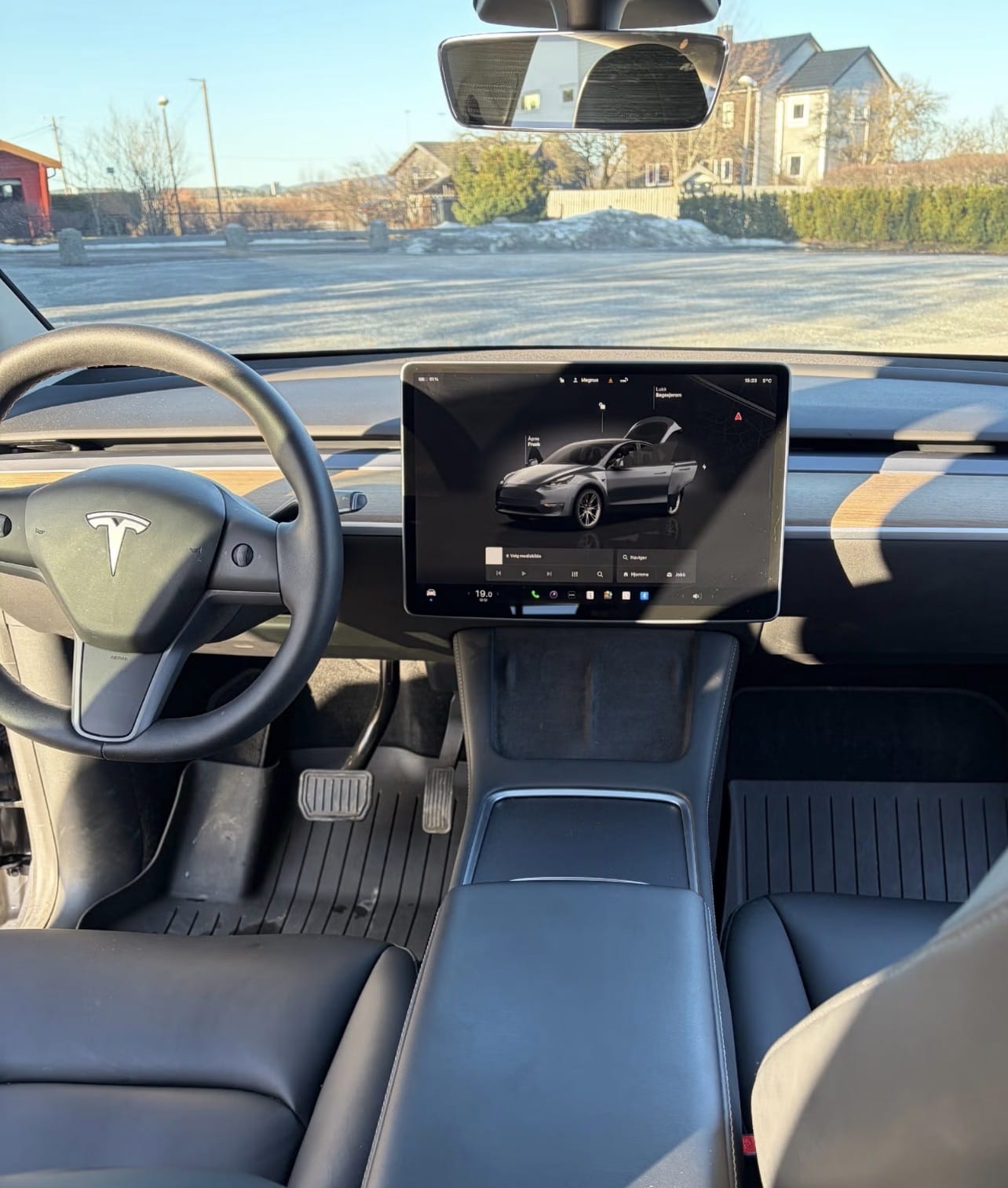Tesla Model Y Long Range med GPS