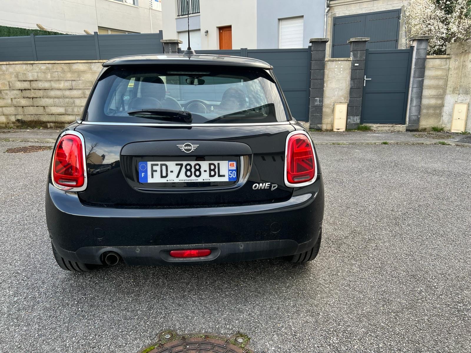 Mini Cooper 3 portes avec GPS