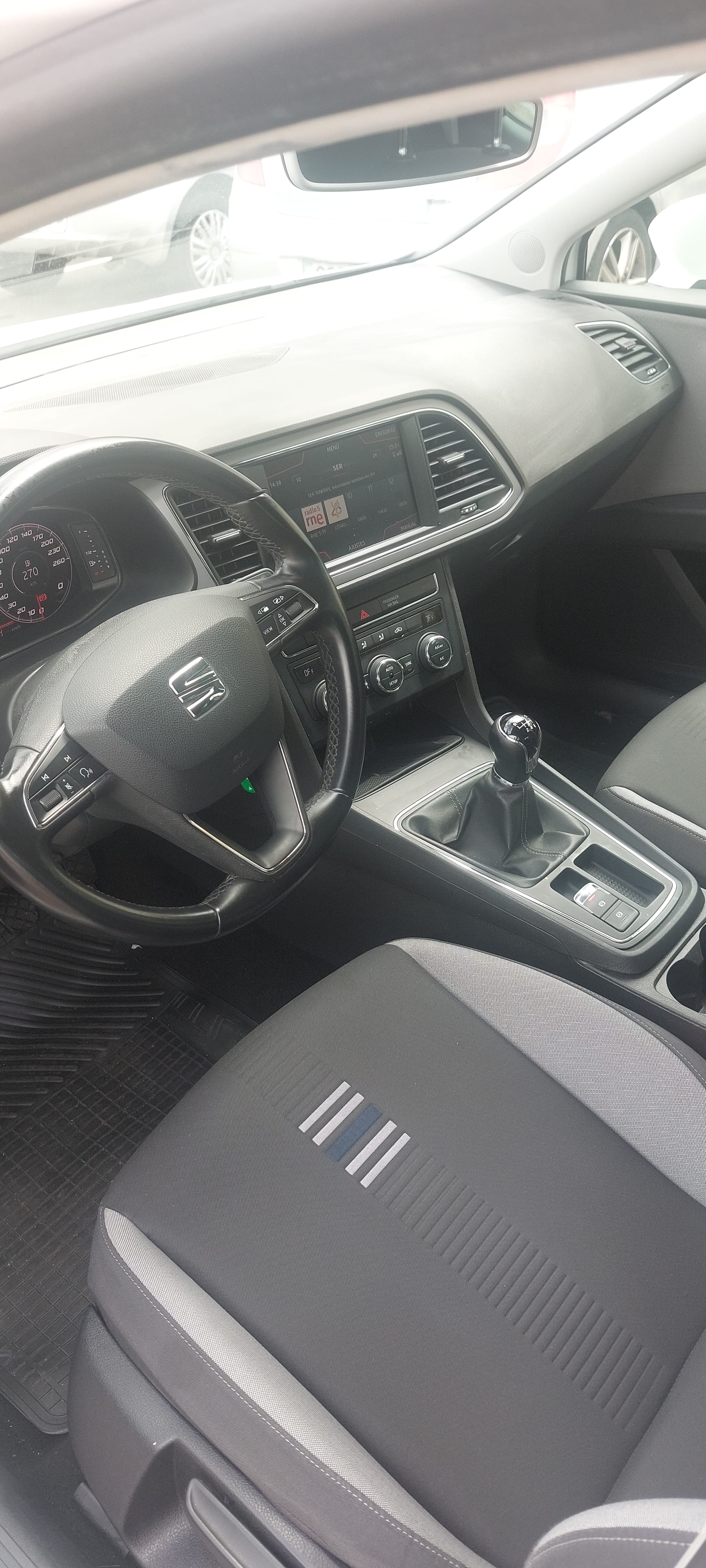 Seat Leon con Silla infantil