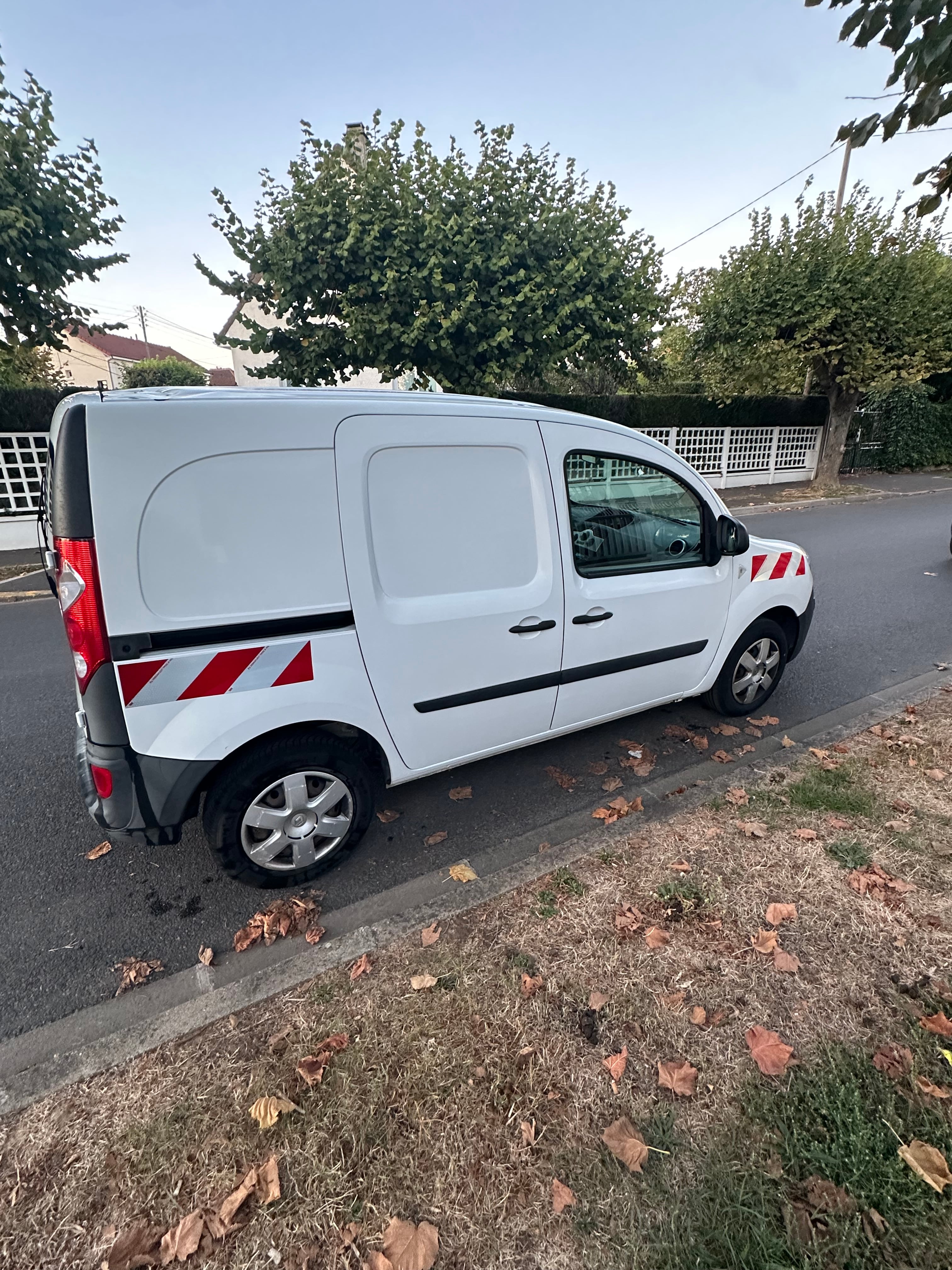 Renault Kangoo Express avec Autoradio