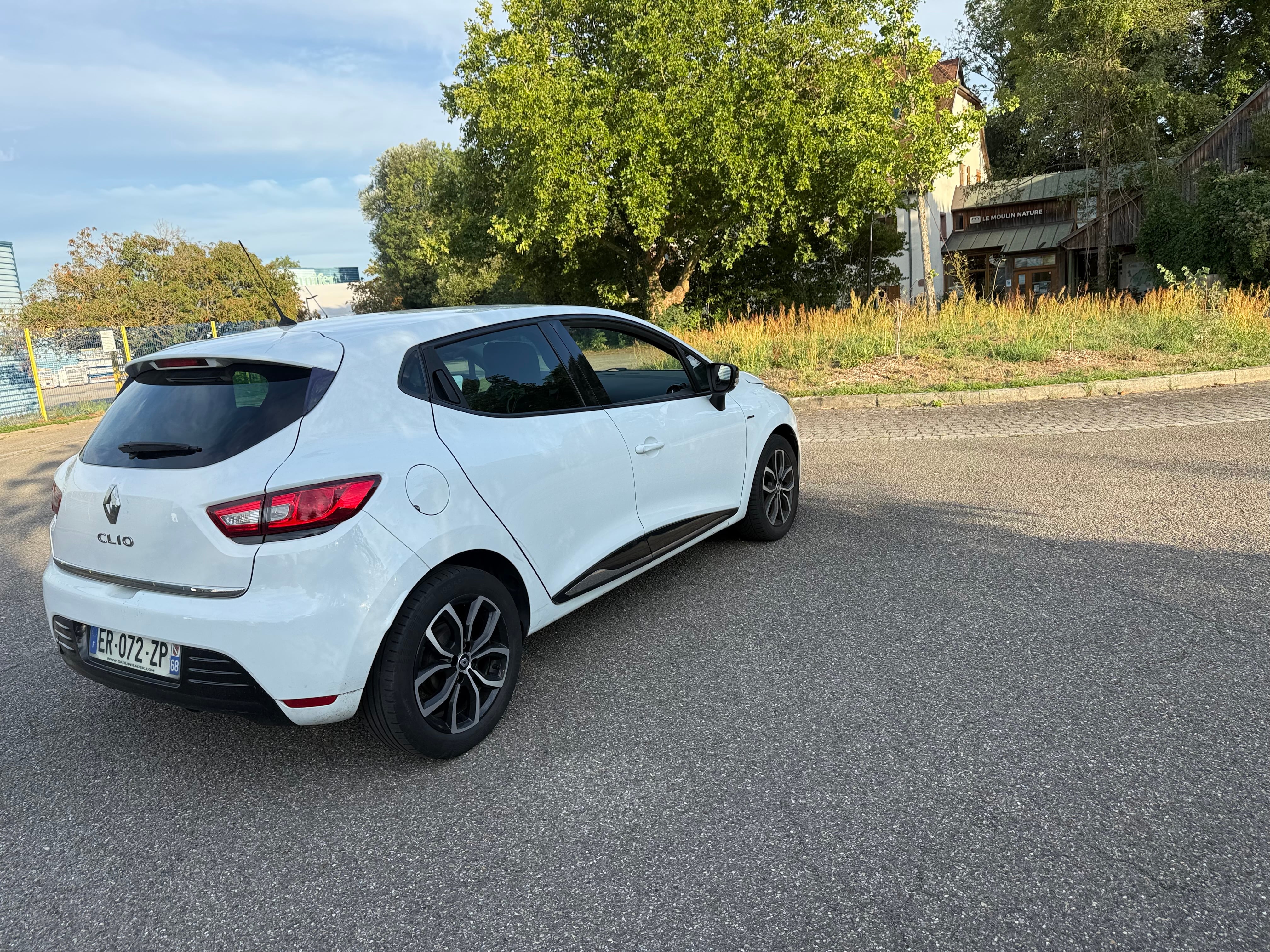 Renault Clio avec Climatisation