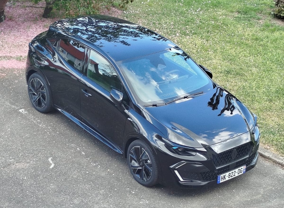 Renault Clio E-tech, 2026, Essence 95 / Électrique (hybride), automatique