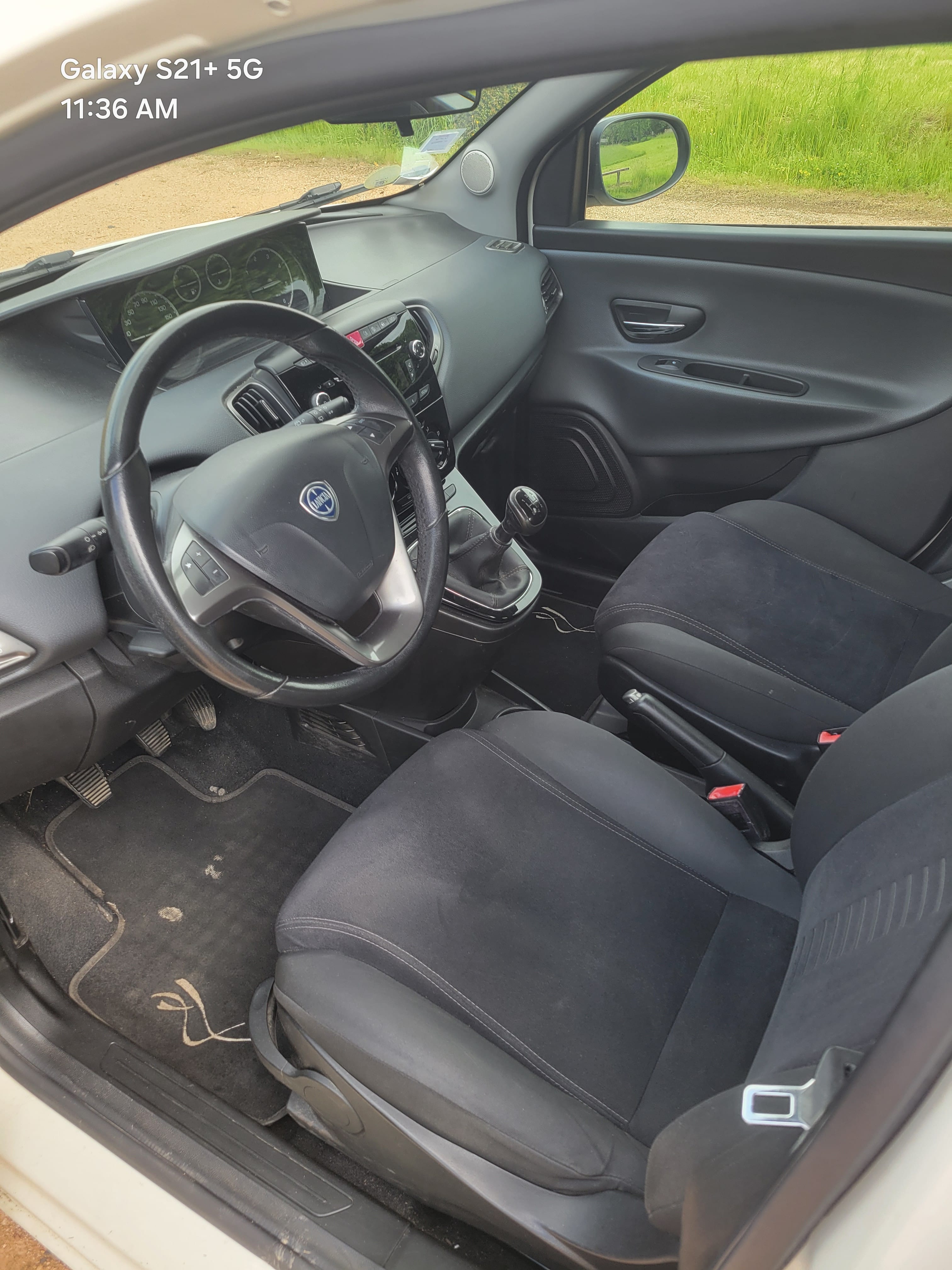 Lancia Ypsilon 1.3 mjtd 95 avec Pneus neige