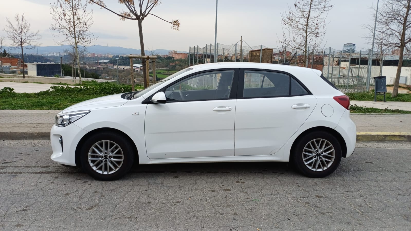 Kia Rio con Aire acondicionado