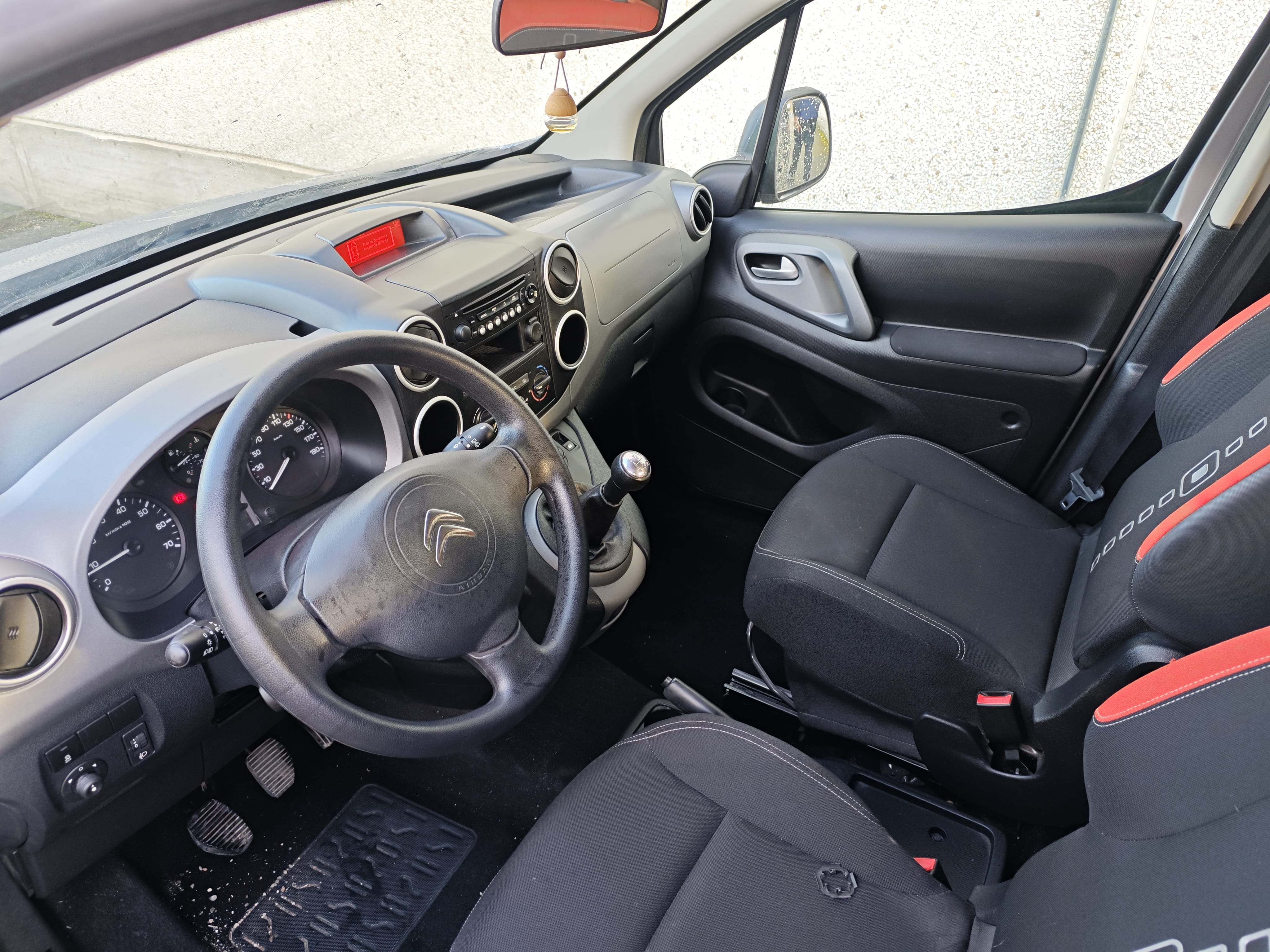 Citroen Berlingo con Puertos de carga USB