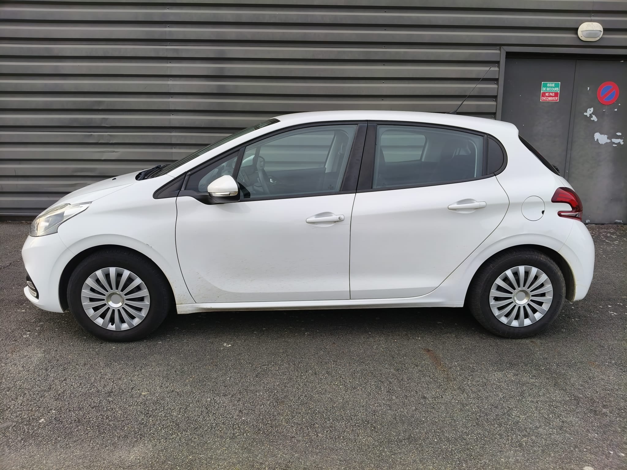 Peugeot 208 avec Climatisation