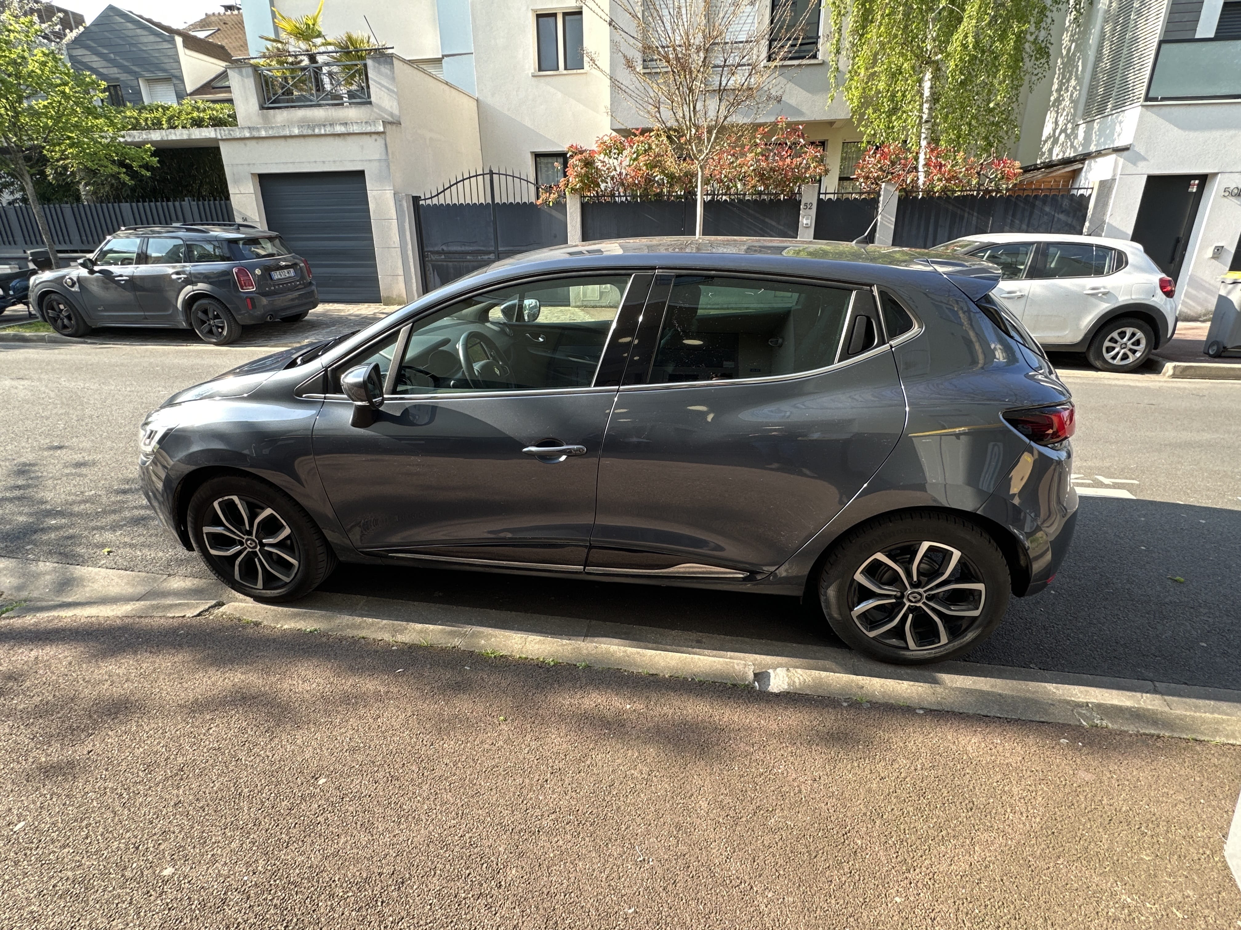 Renault Clio avec Entrée audio / iPod