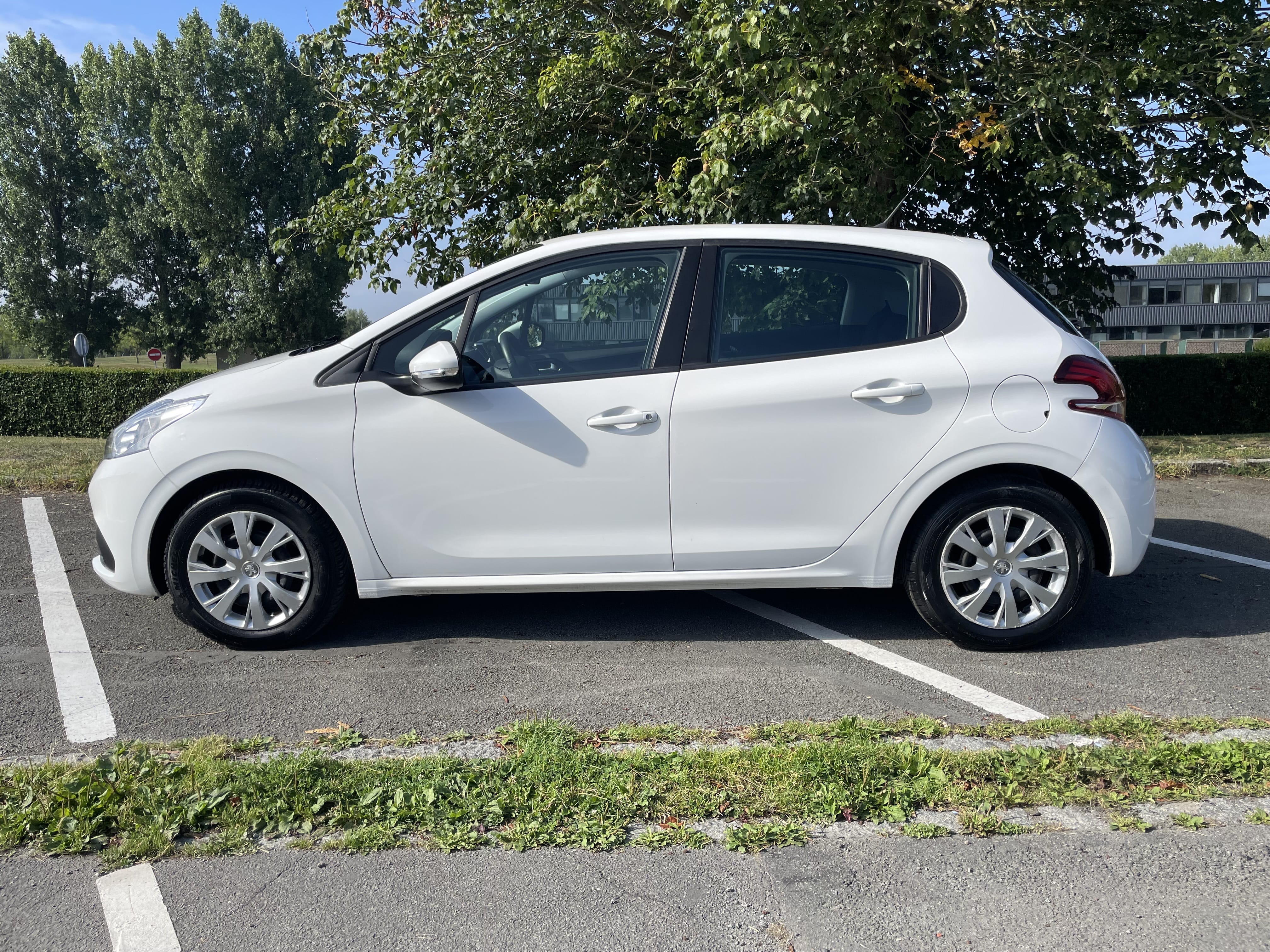 Peugeot 208 avec Climatisation