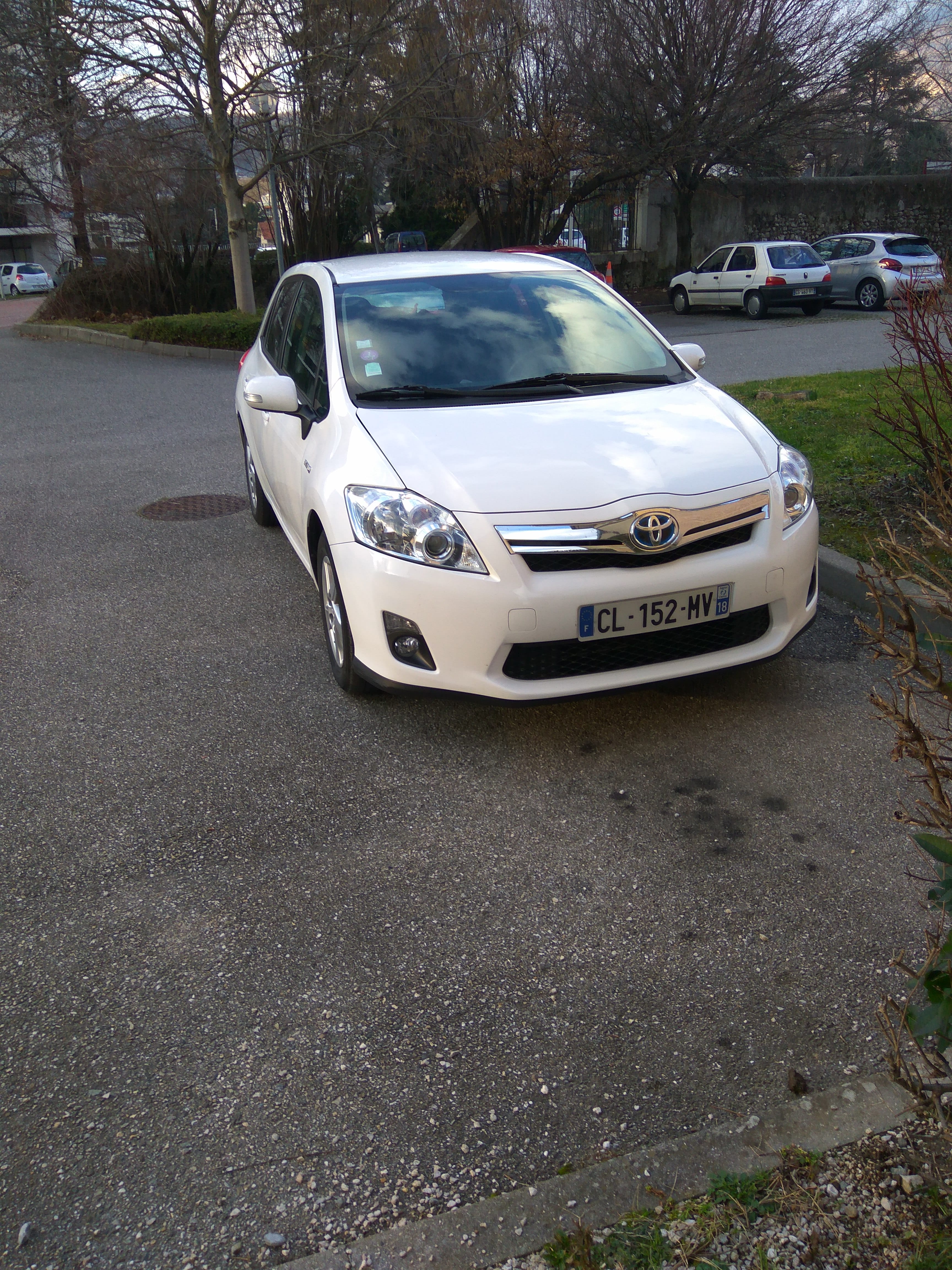 Toyota Auris 136h hybride avec Climatisation