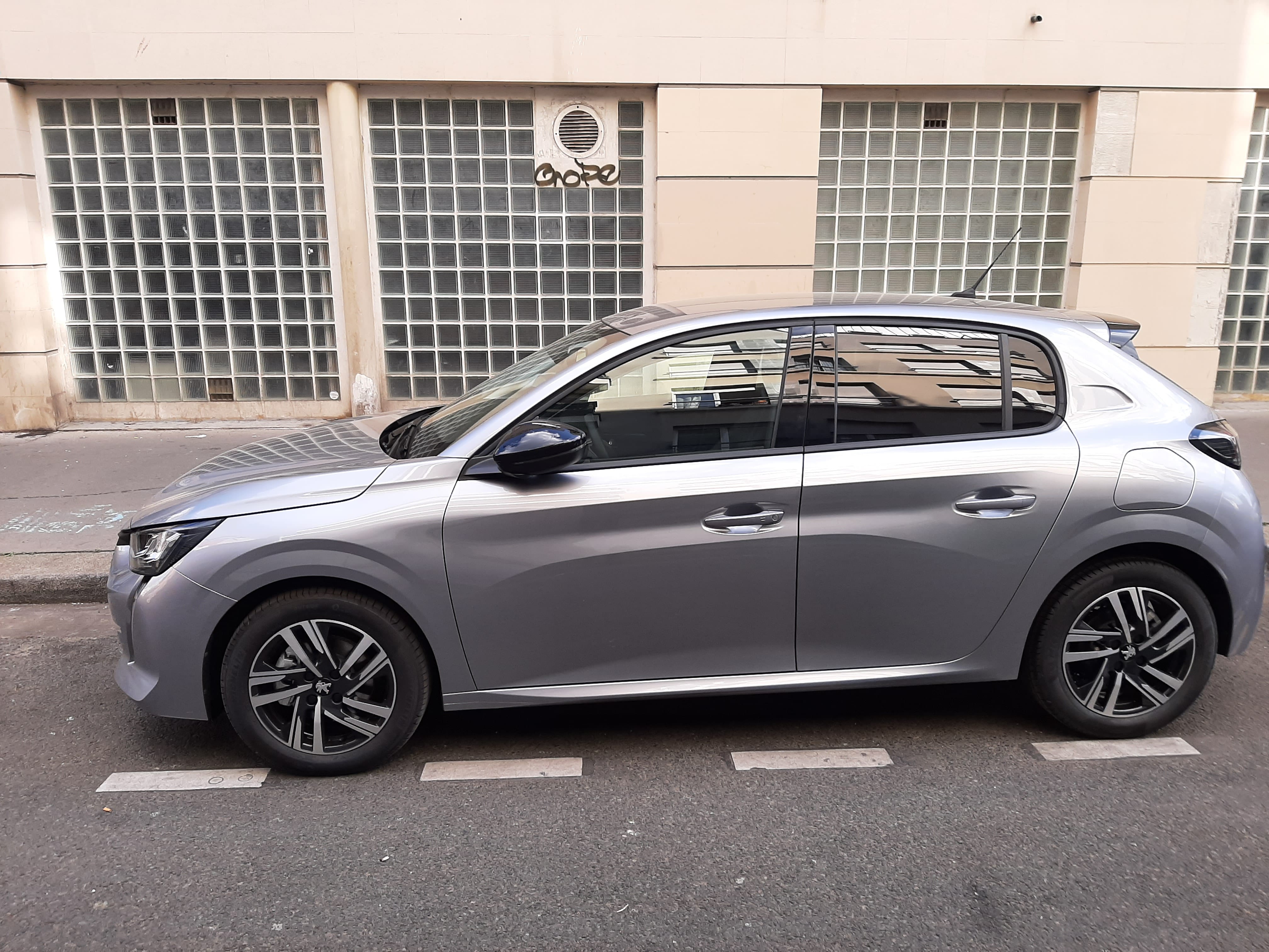 Peugeot 208 avec Climatisation