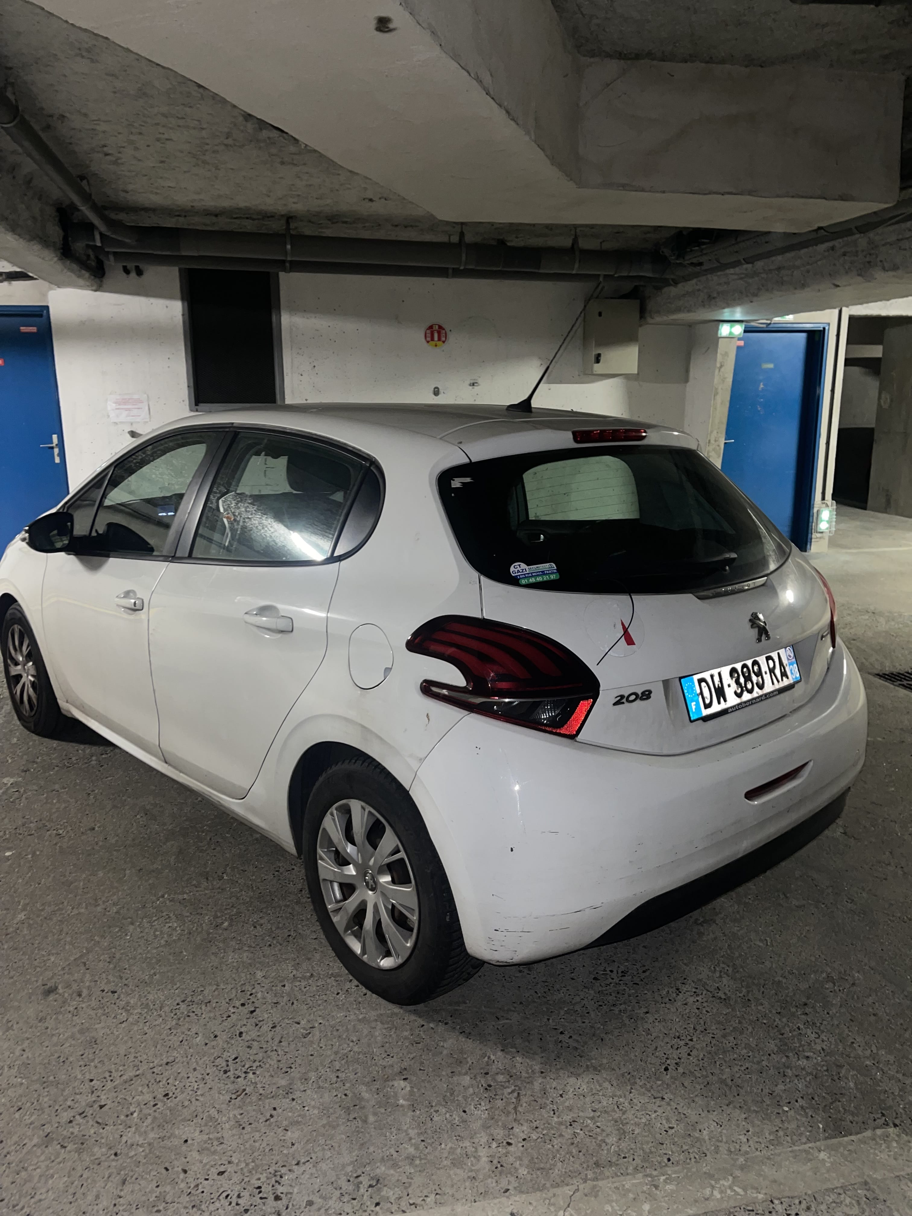 Peugeot 208 avec GPS