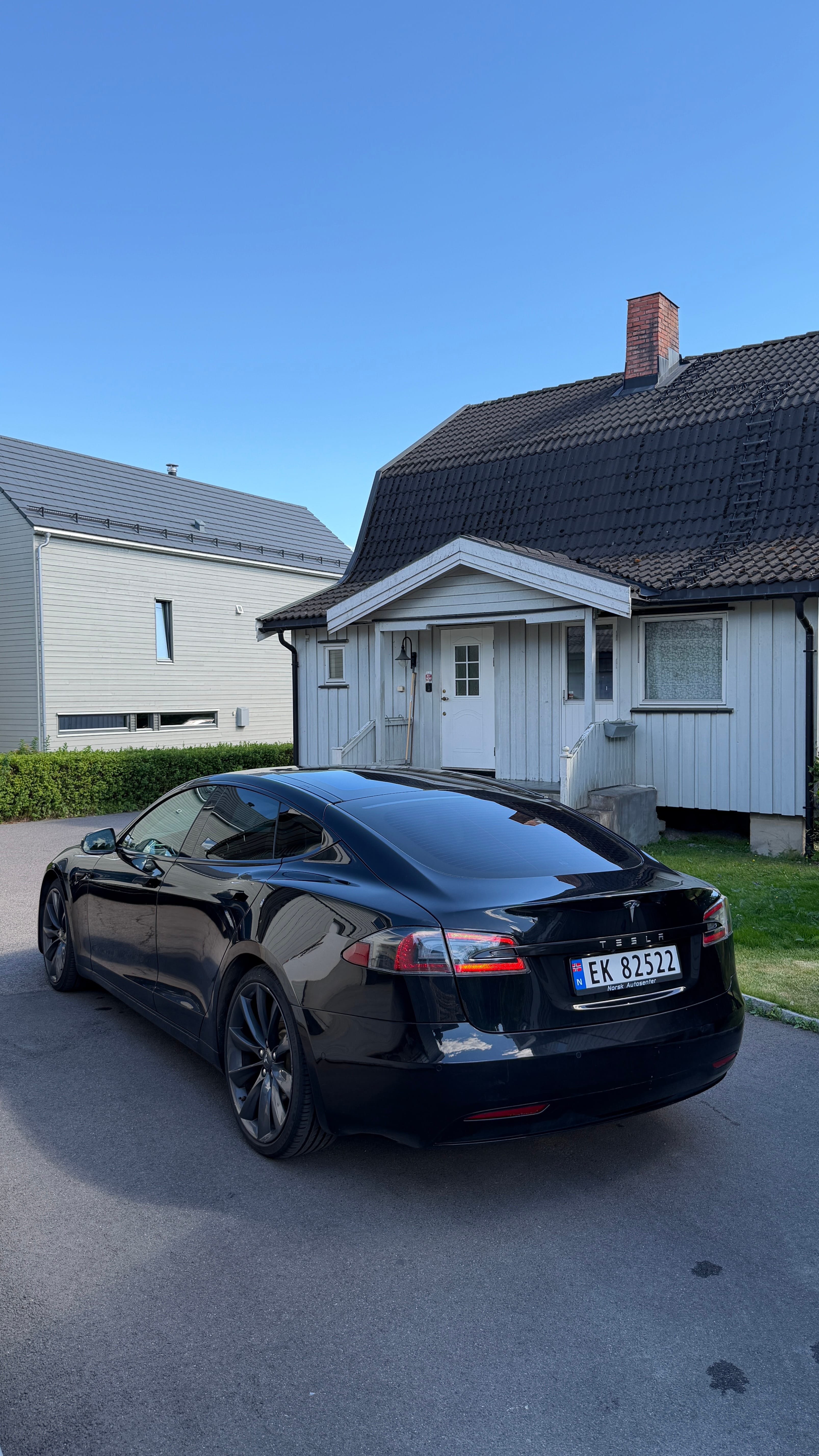 Tesla Model S 75D med Dashcam