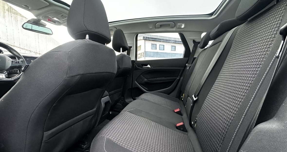 Peugeot 308 SW 1.2 gasolin (95 oct) met Audio- / iPod-ingang