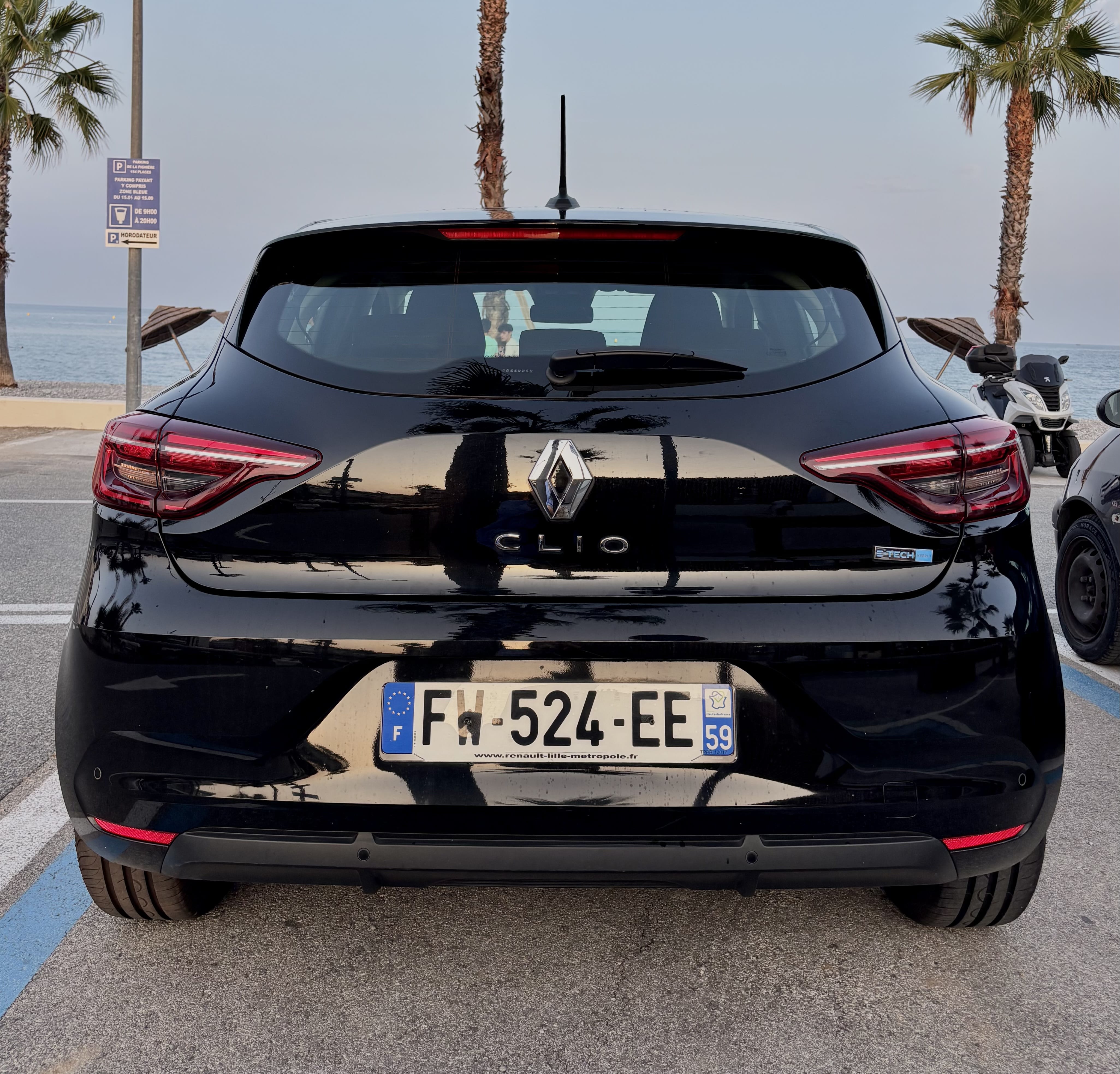 Renault Clio E-tech  Renault Clio 5 Hybride Automatique 140ch | Full Options | Économe | Flexibilité horaire avec Accessible fauteuil roulant