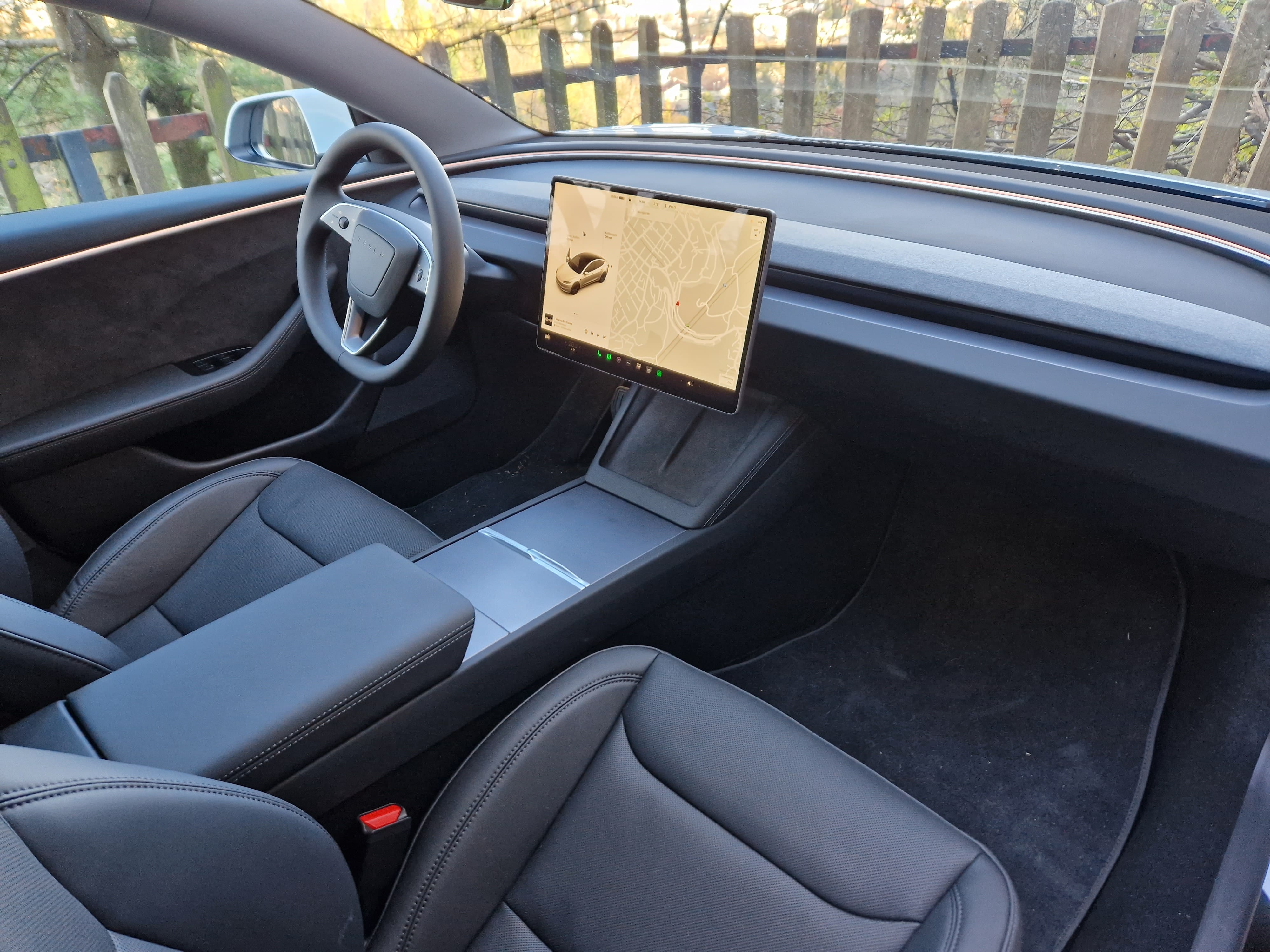 Tesla Model 3 Long Range mit Dashcam