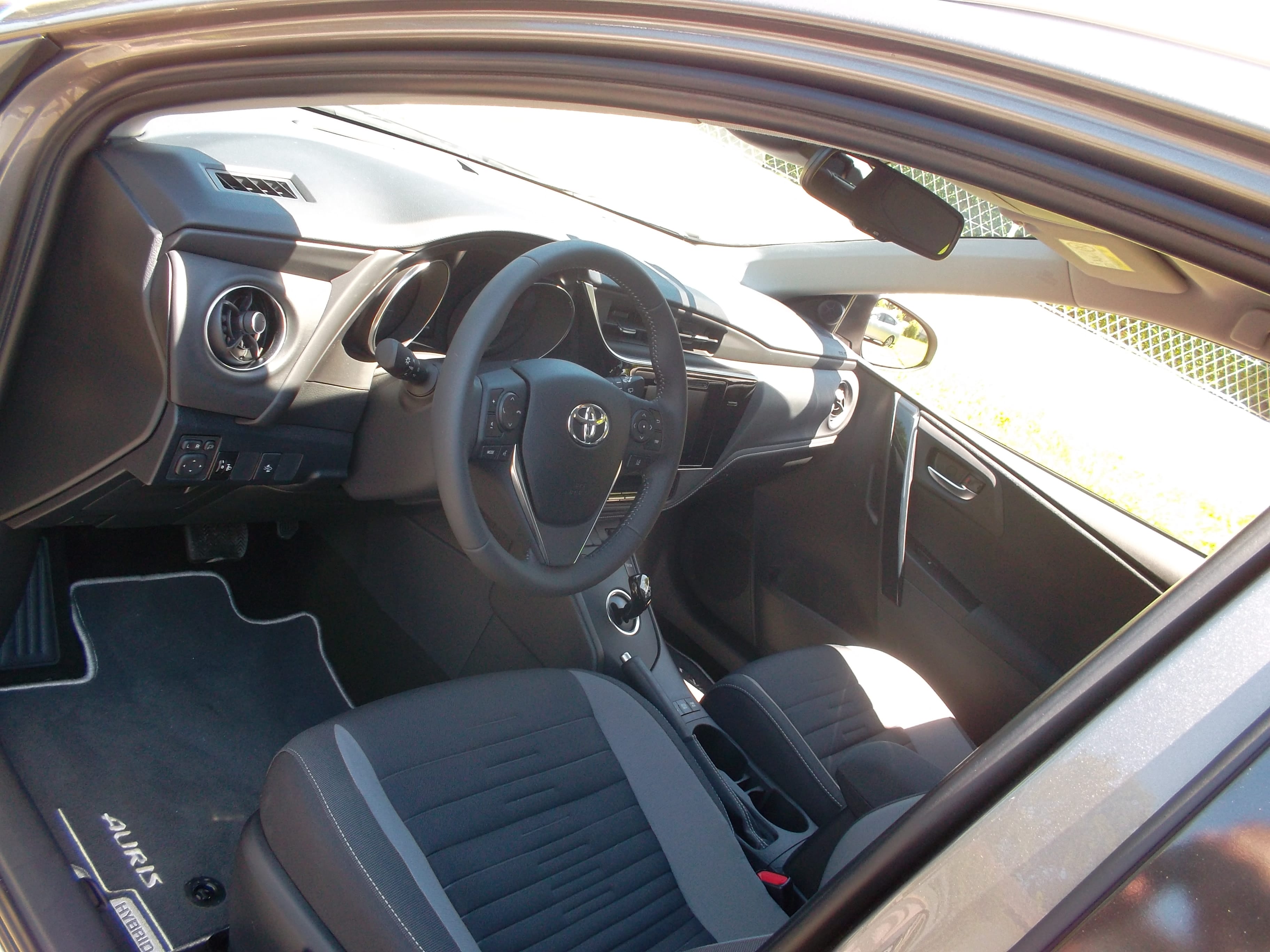 Toyota Auris Break (elect-ess)hybrid avec Régulateur de vitesse