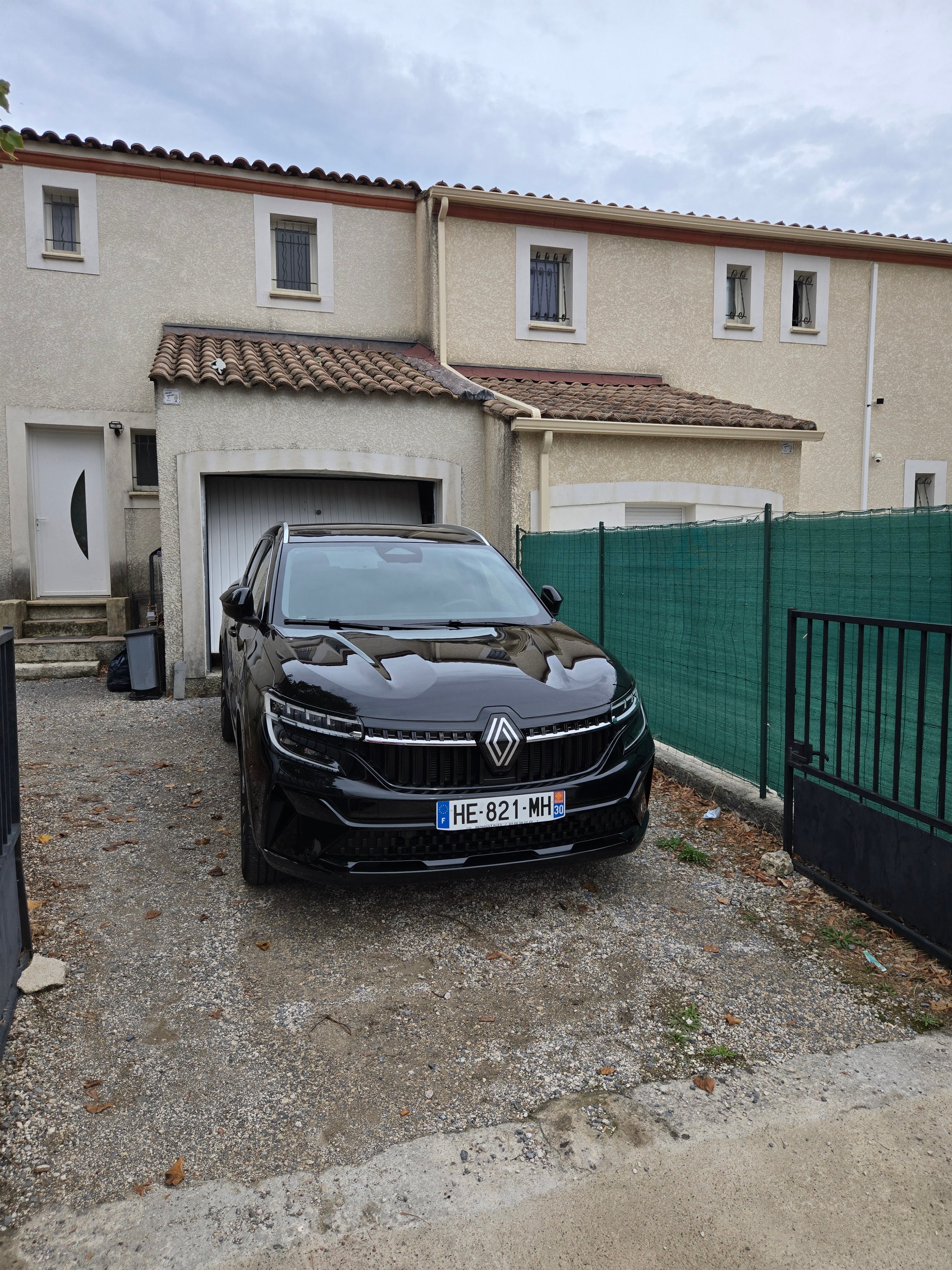 Renault Espace 1.2 essence hybride, 2025, Essence 95 / Électrique (hybride), automatique, 7 places