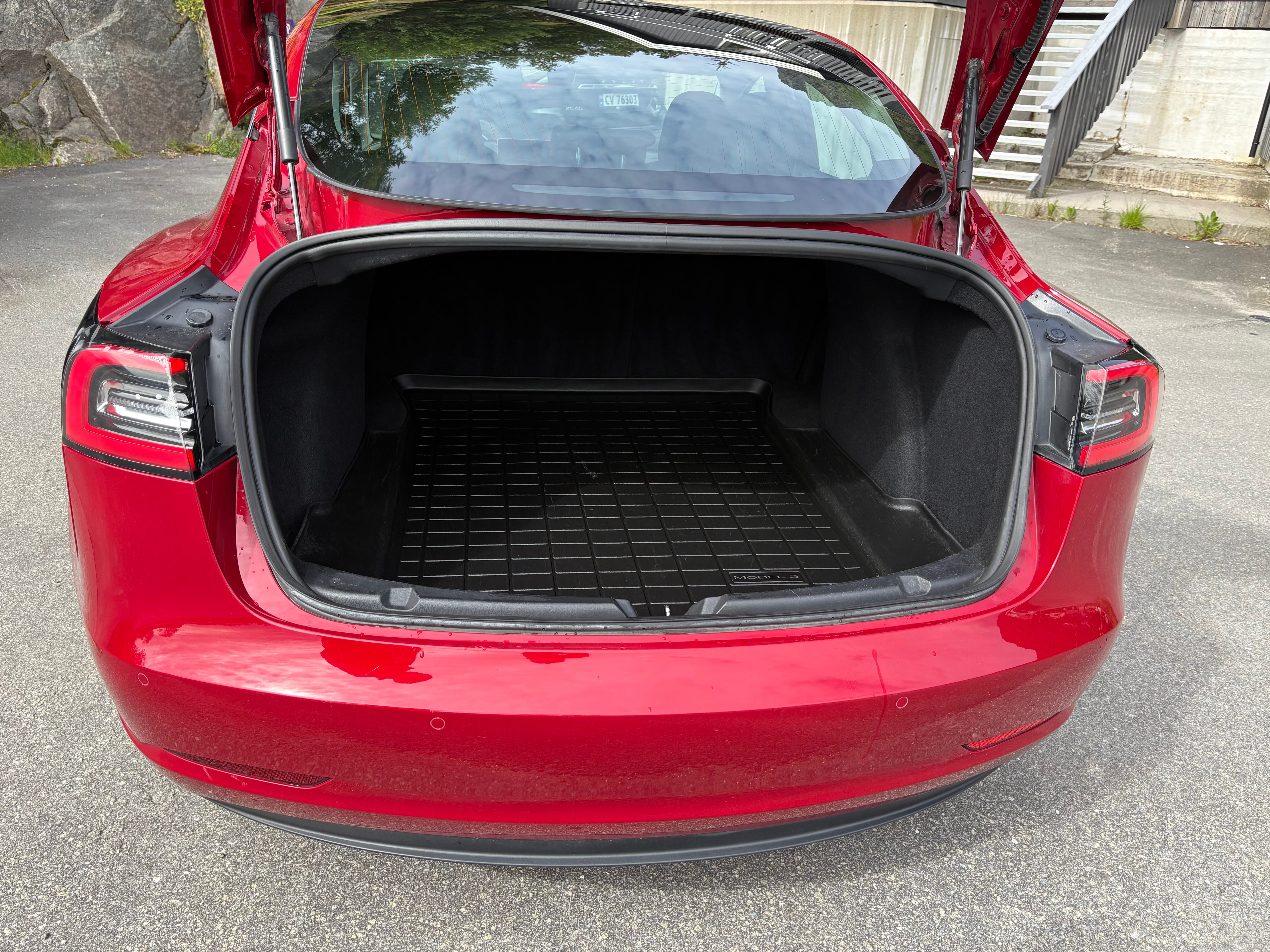 Tesla Model 3 Long Range with Bluetooth audio
