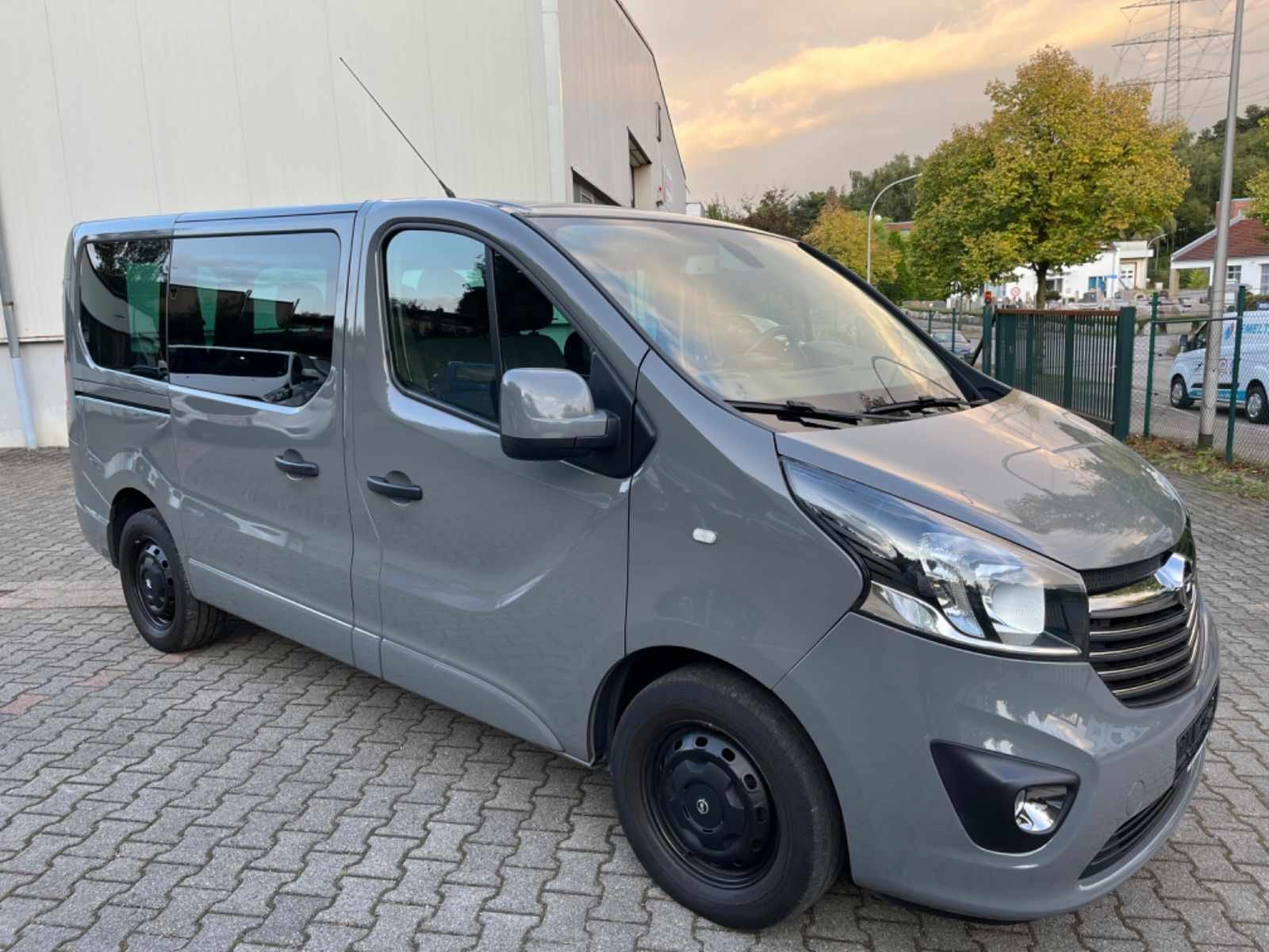 Opel Vivaro Combi, 2016, Diesel, 9 places et plus