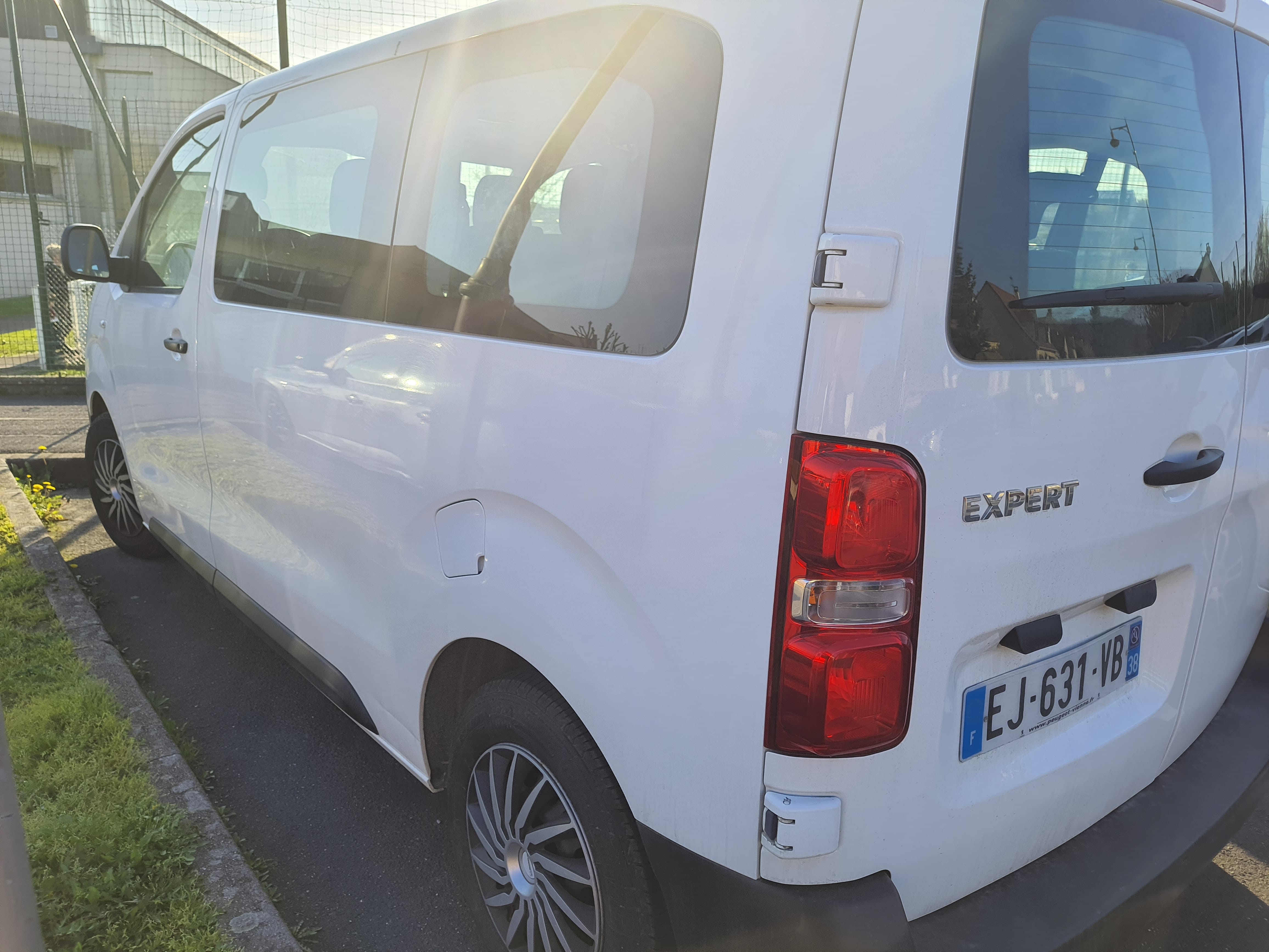 Peugeot Traveller 9 places Clim. avec Régulateur de vitesse
