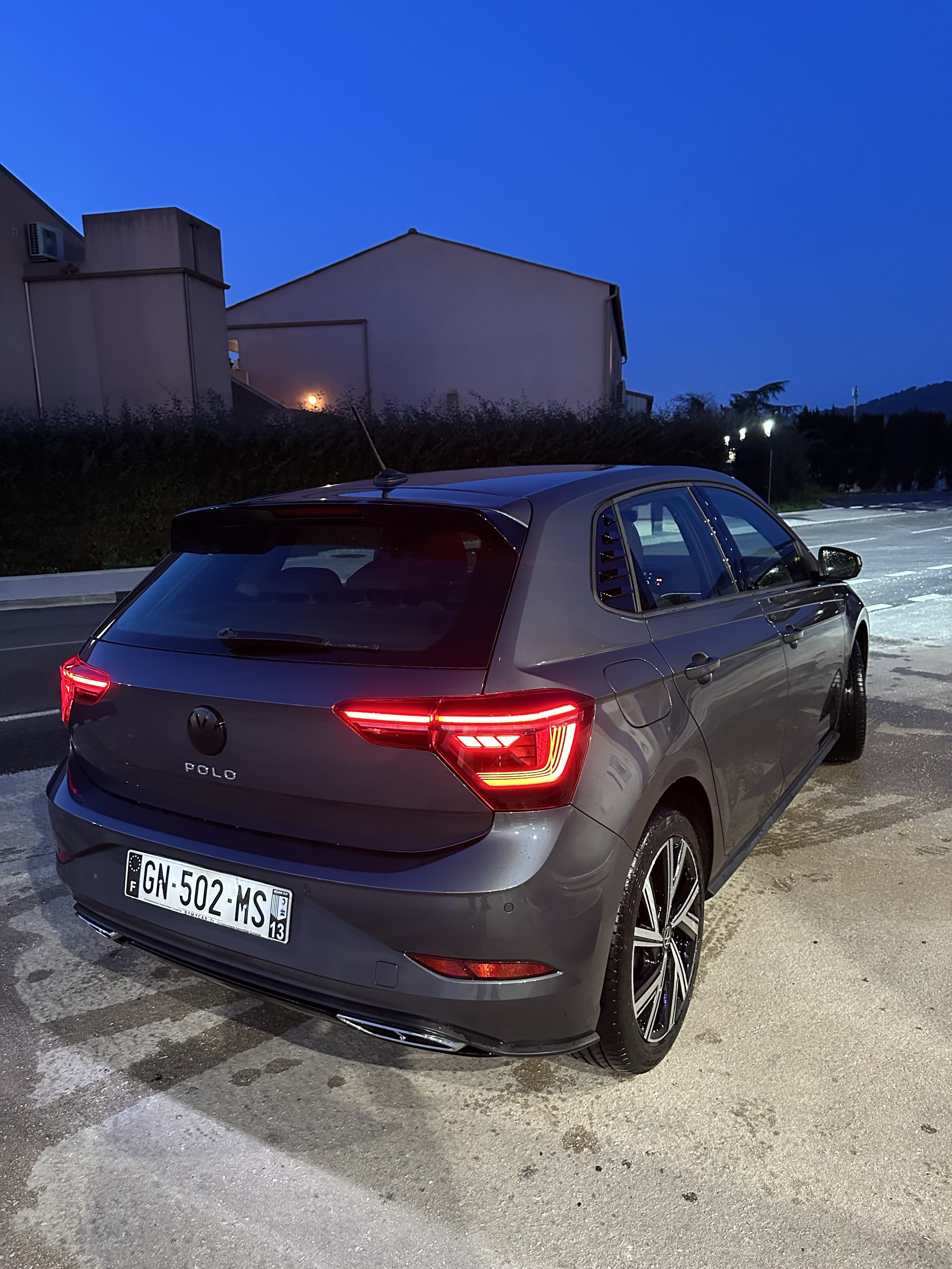 Volkswagen Polo R-Line avec Apple CarPlay