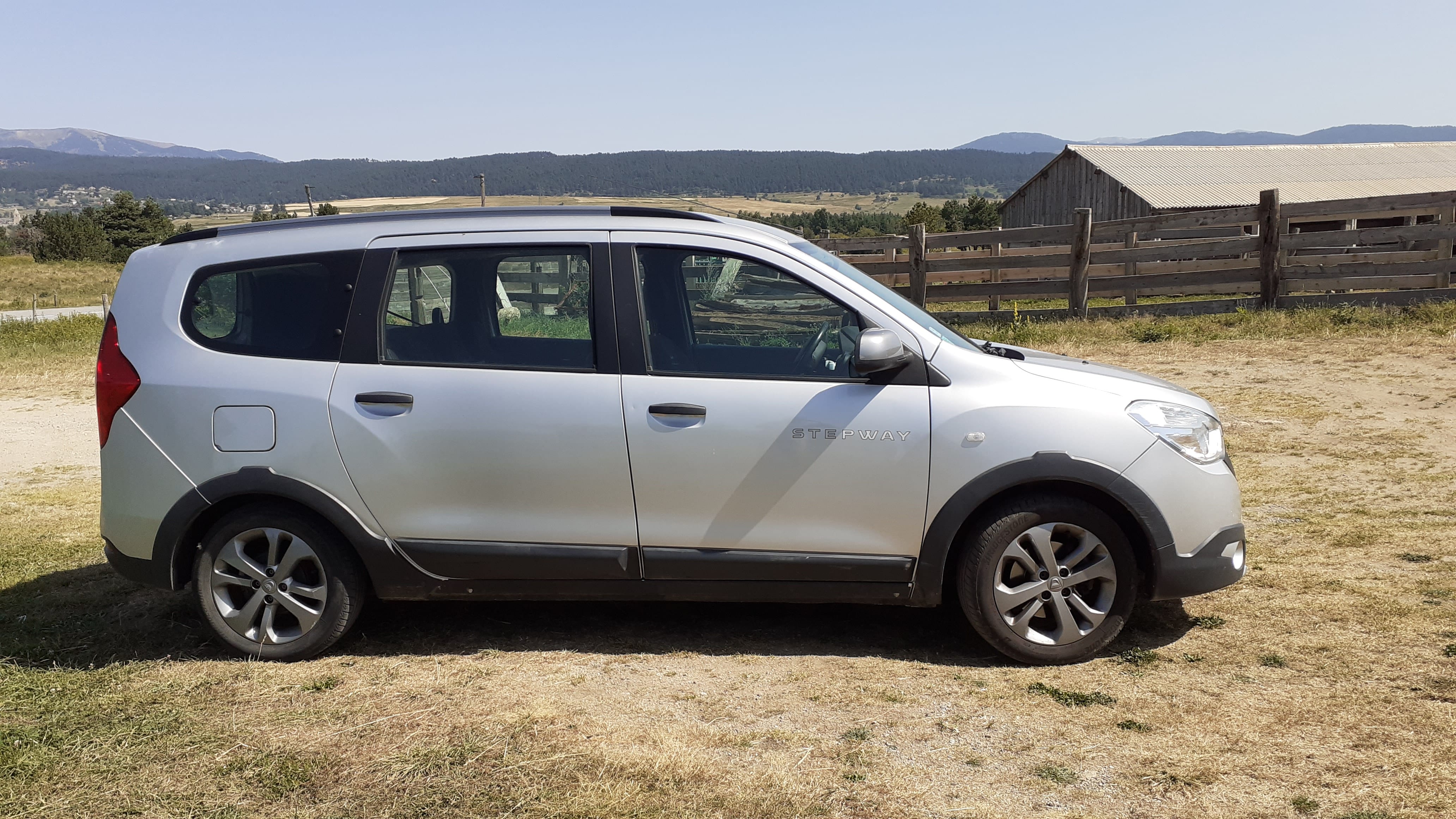 Dacia Lodgy 7 places Gris avec Climatisation
