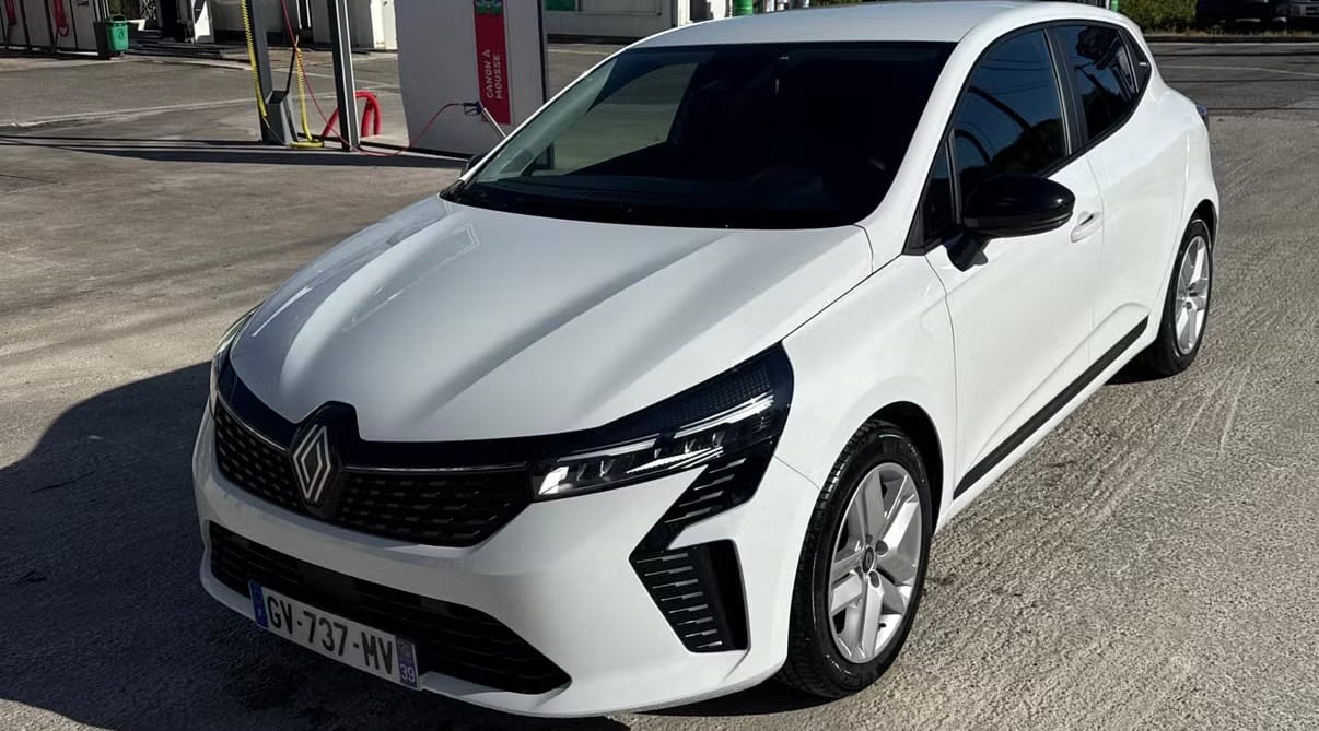 Renault Clio E-tech, 2024, Essence 95 / Électrique (hybride), automatique