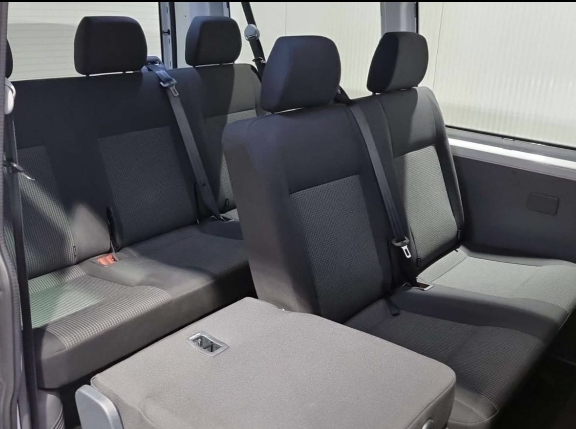 Volkswagen Transporter Kombi mit Winterreifen