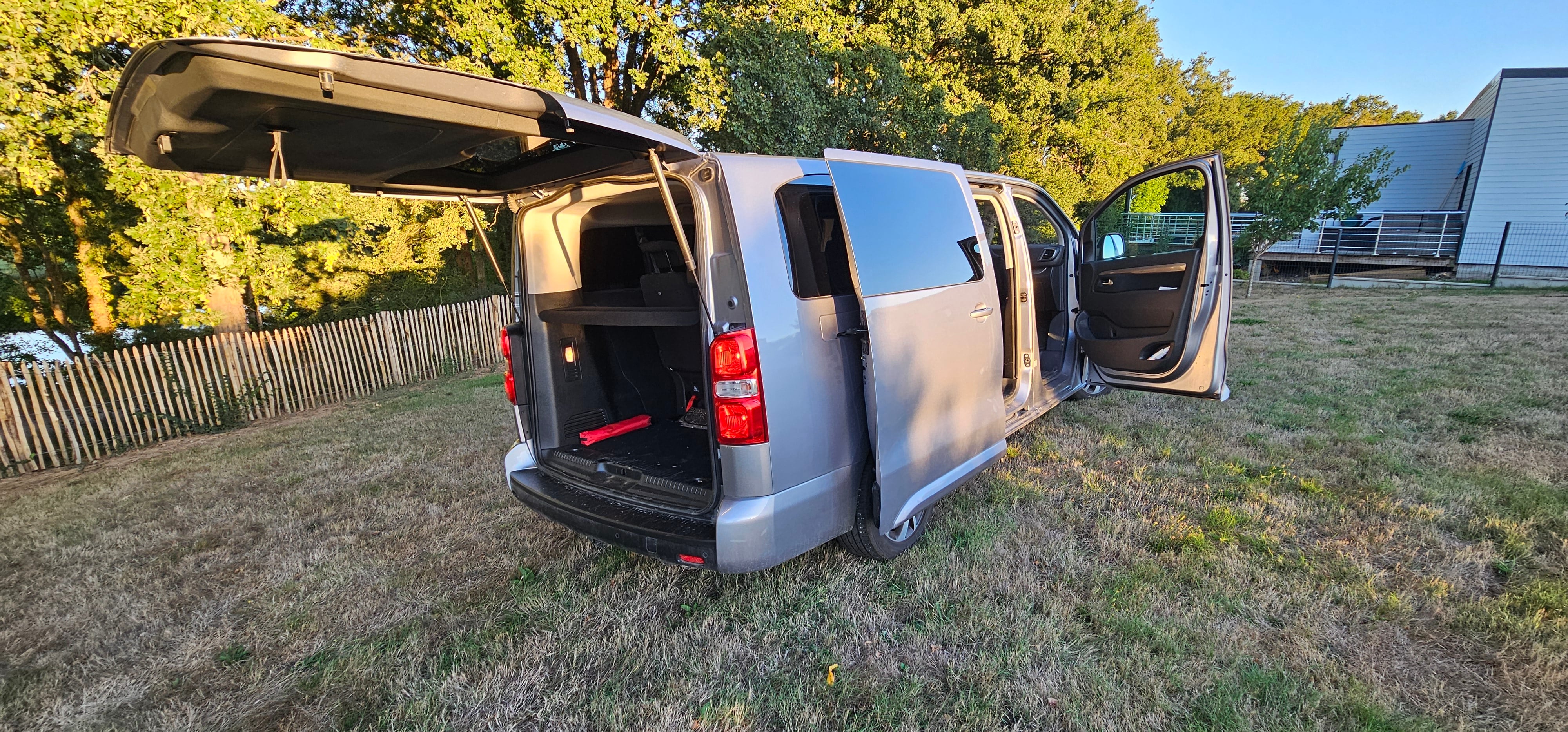 Citroen Jumpy SpaceTourer avec GPS