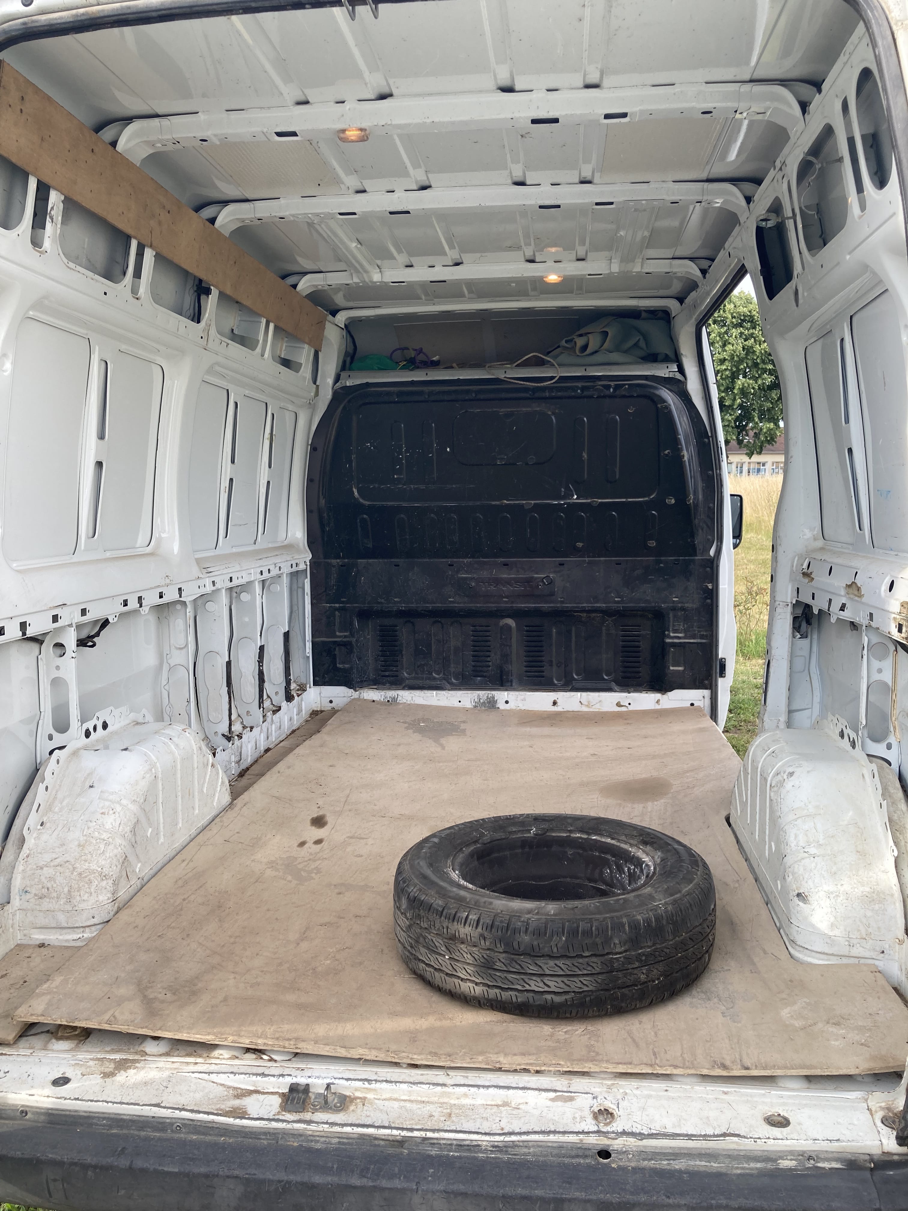 Ford Transit Fourgon avec Pneus neige