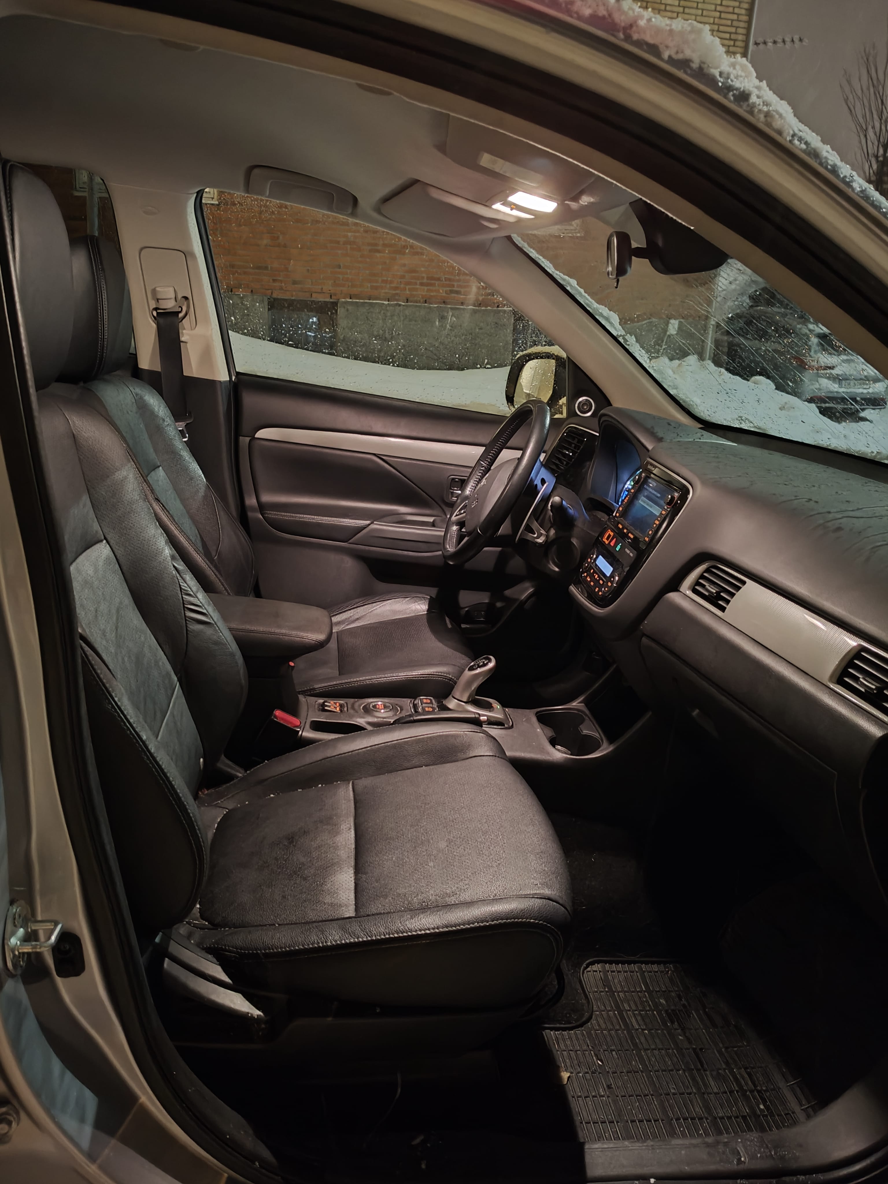 Mitsubishi Outlander Hybrid met Cruise control