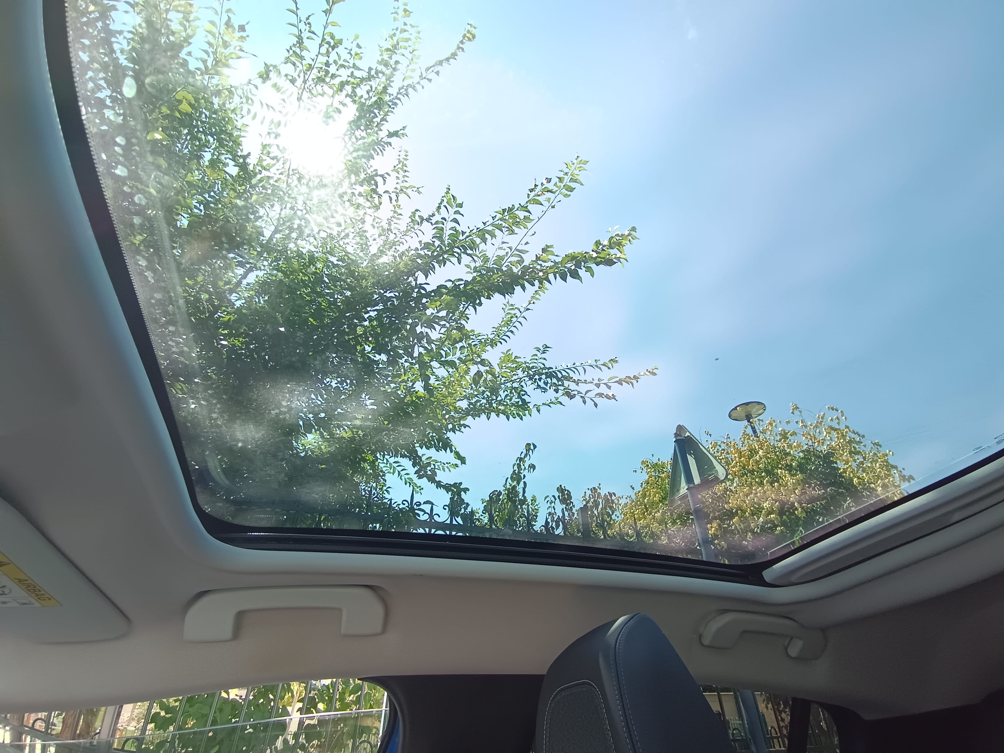 Peugeot e-208 Allure avec Android Auto