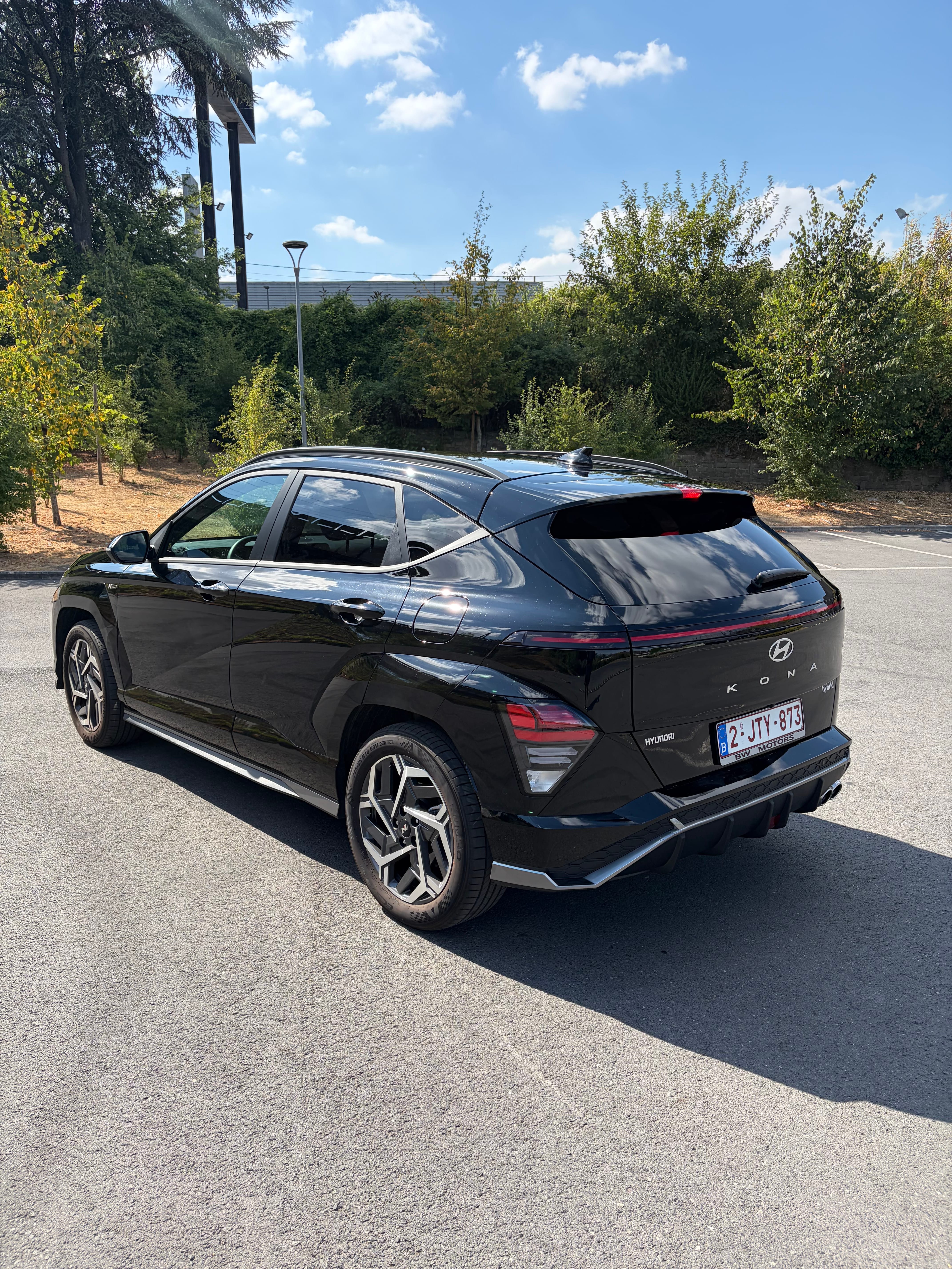 Hyundai Kona Hybride N Line with Backup camera