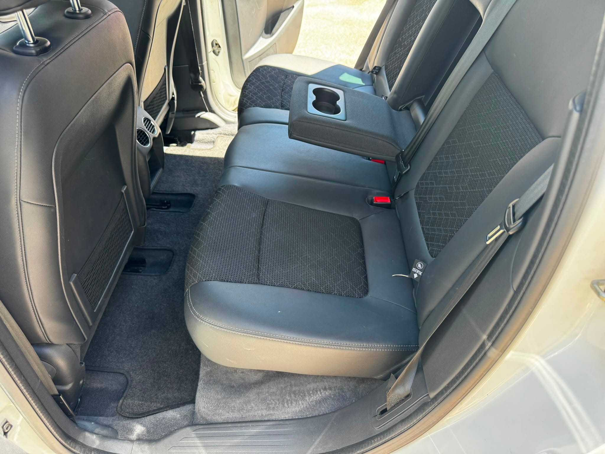 Peugeot 3008 with Car radio