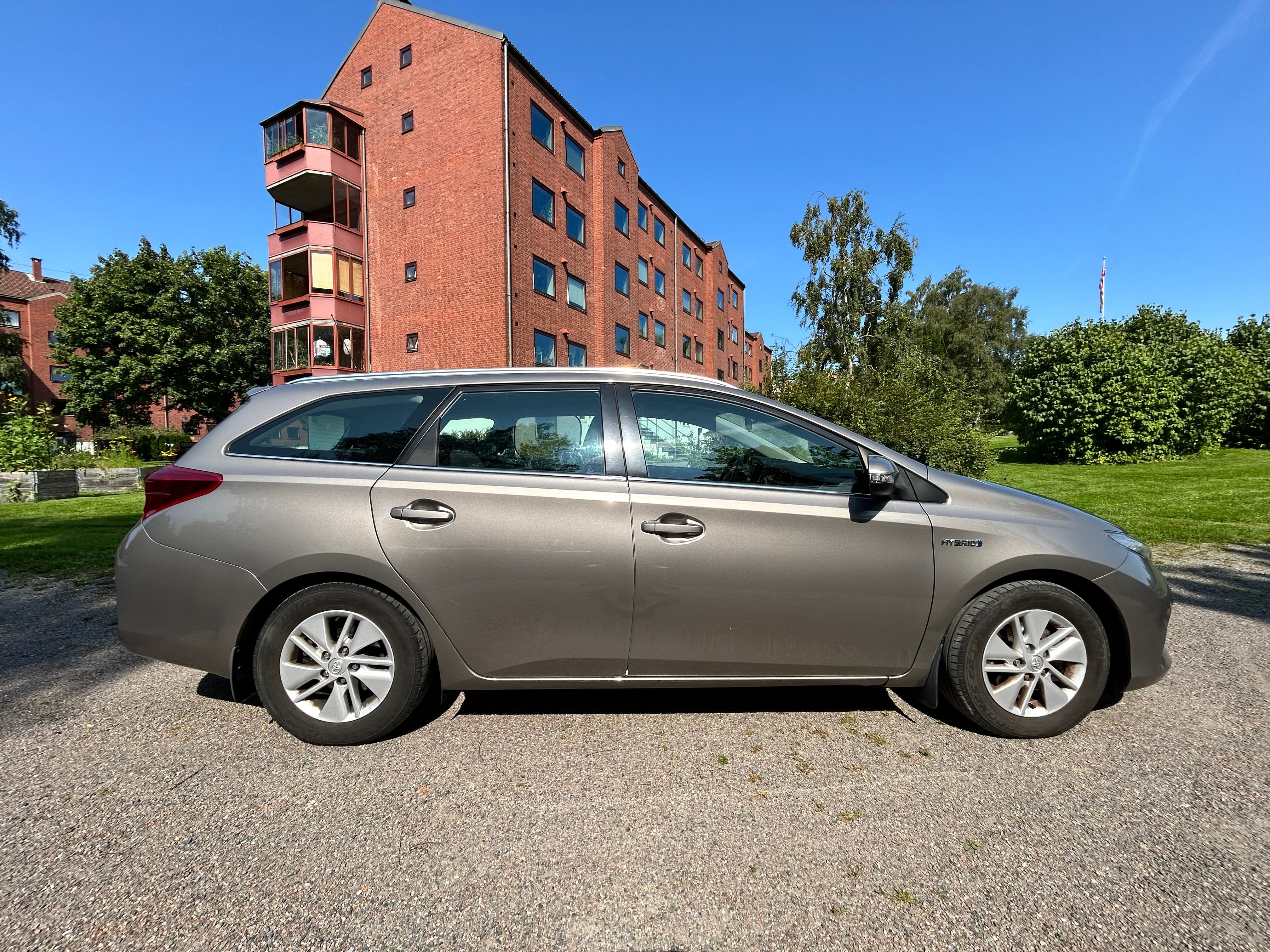 Toyota Auris Stasjonsvogn mit Klimaanlage