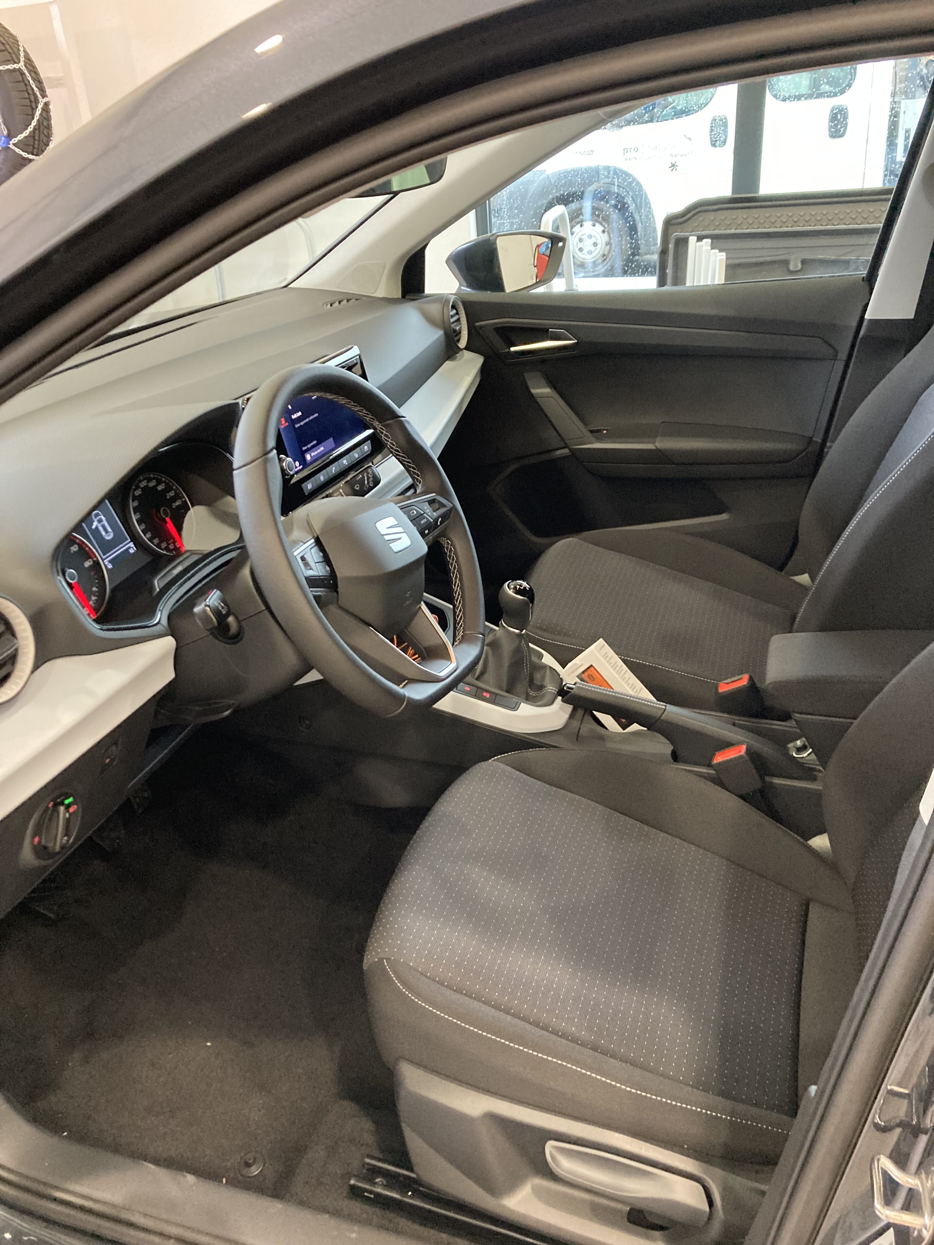 Seat Arona 1.0 TSI 95pk met Bluetooth audio