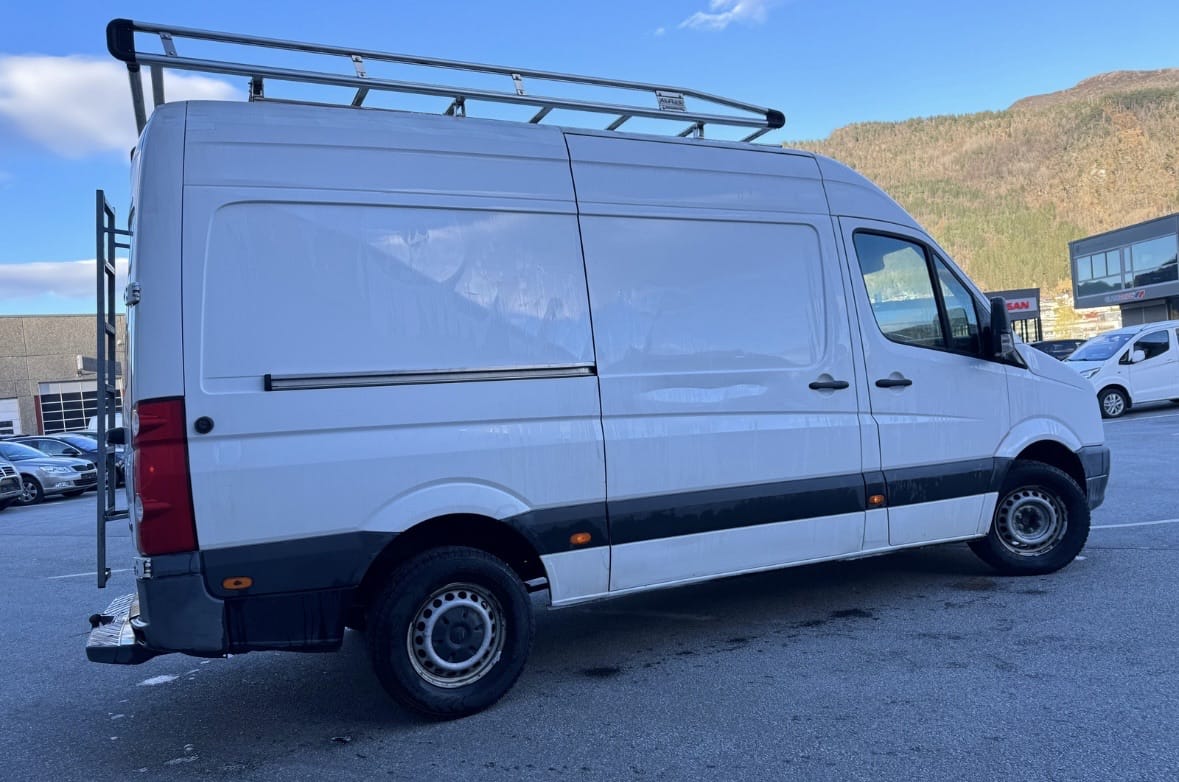 Volkswagen Crafter 2.0 - 163hk med Vinterdekk