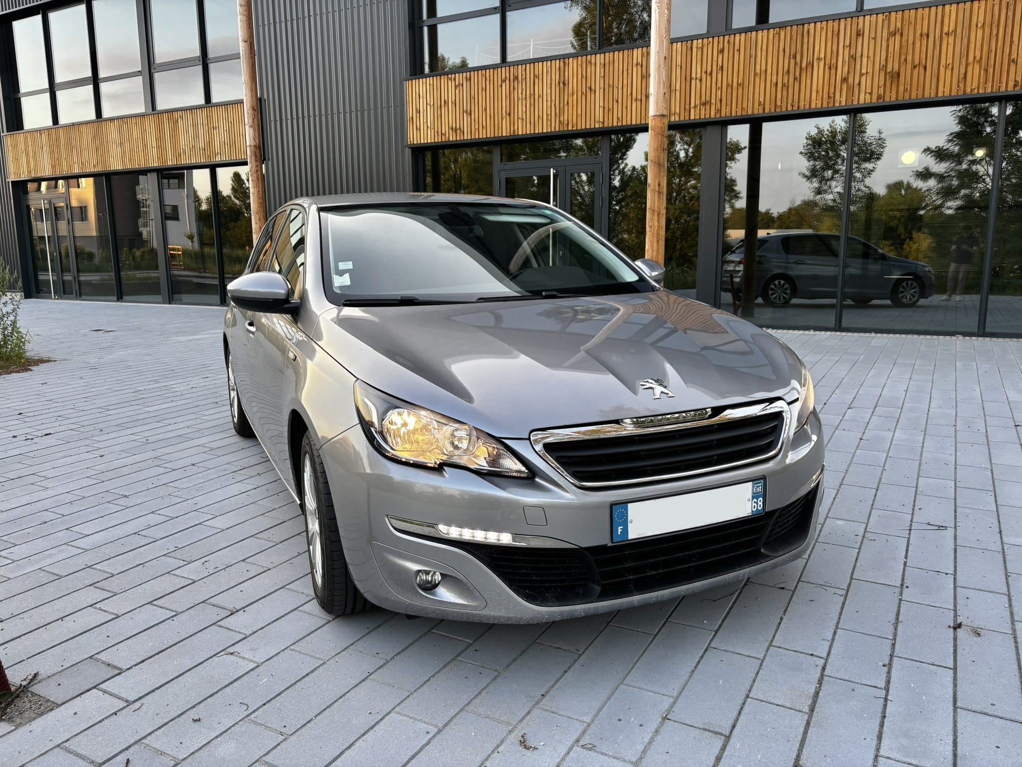 Peugeot 308 avec Entrée audio / iPod