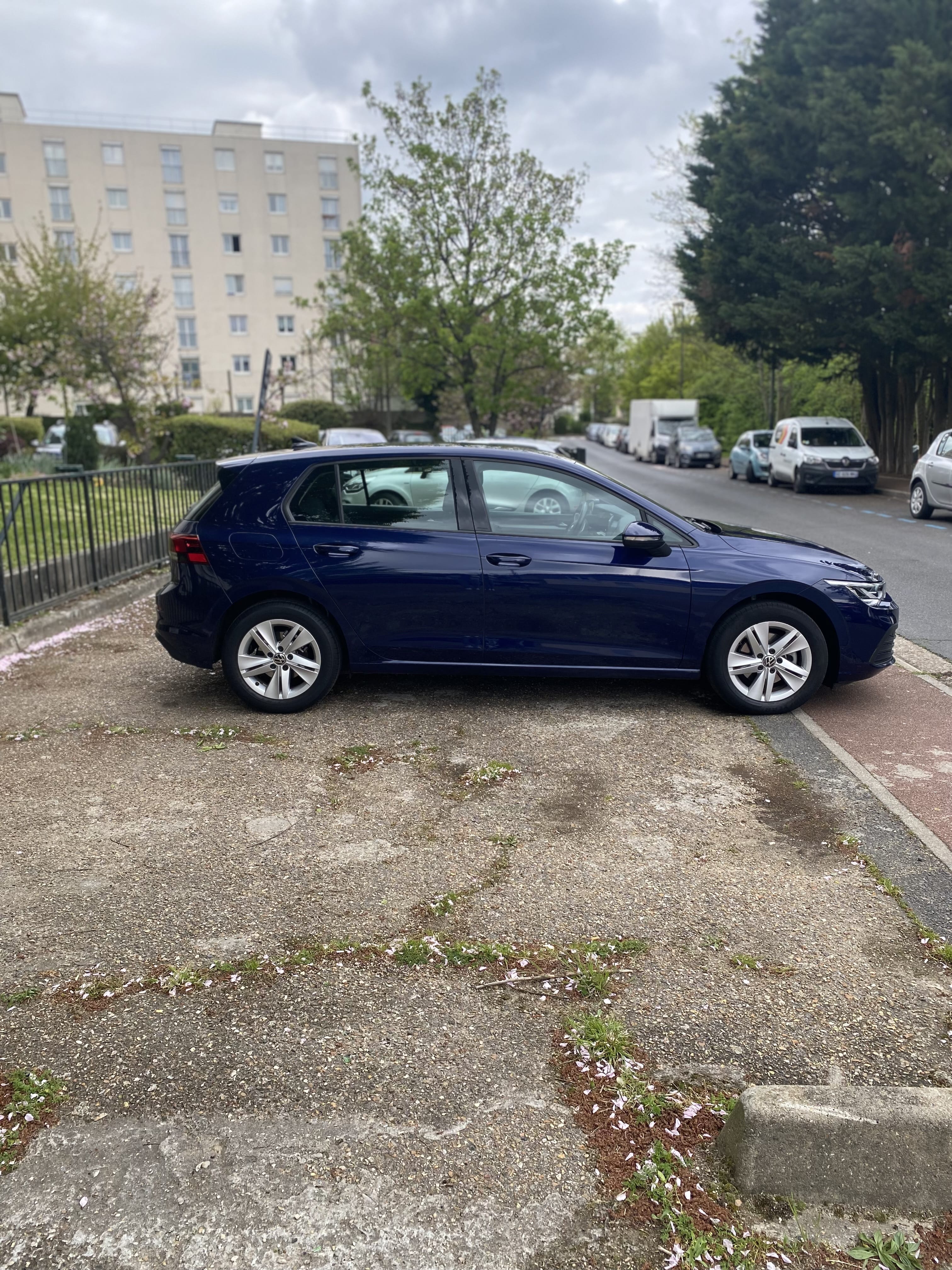 Volkswagen Golf VIII avec Climatisation
