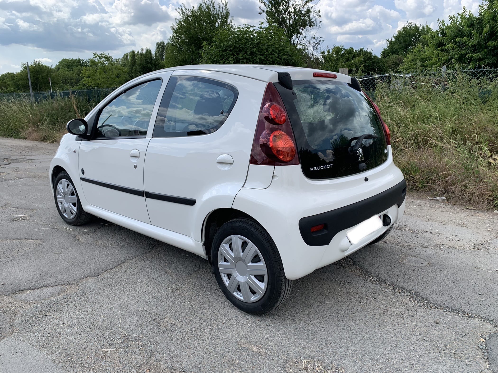 Peugeot 107 avec Entrée audio / iPod