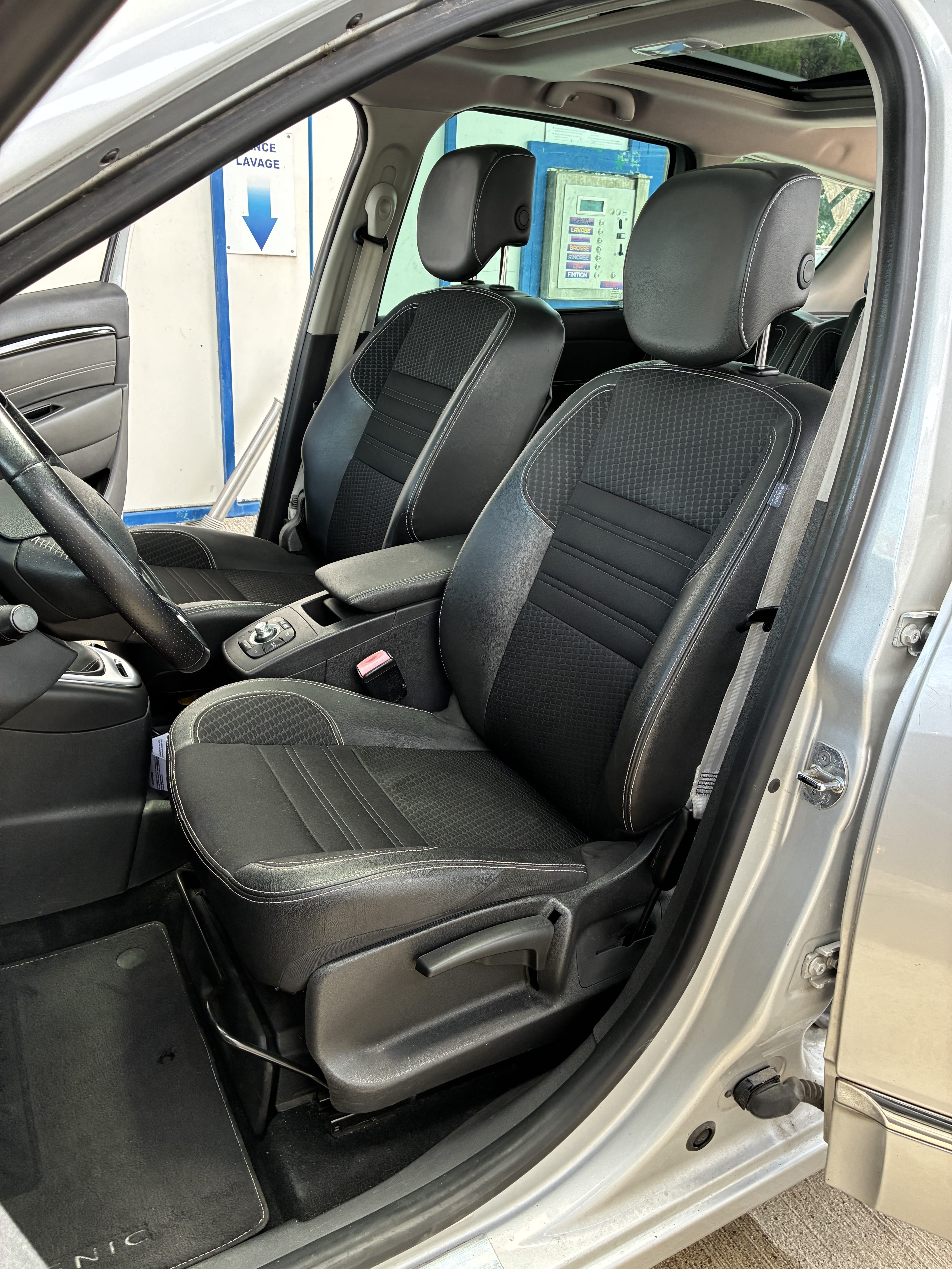 Renault Grand Scenic 1.5 DCI 7 Places Diesel avec Port USB