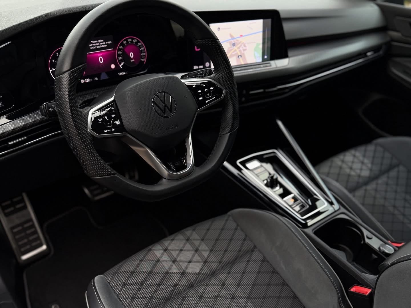 Volkswagen Golf R-Line avec GPS