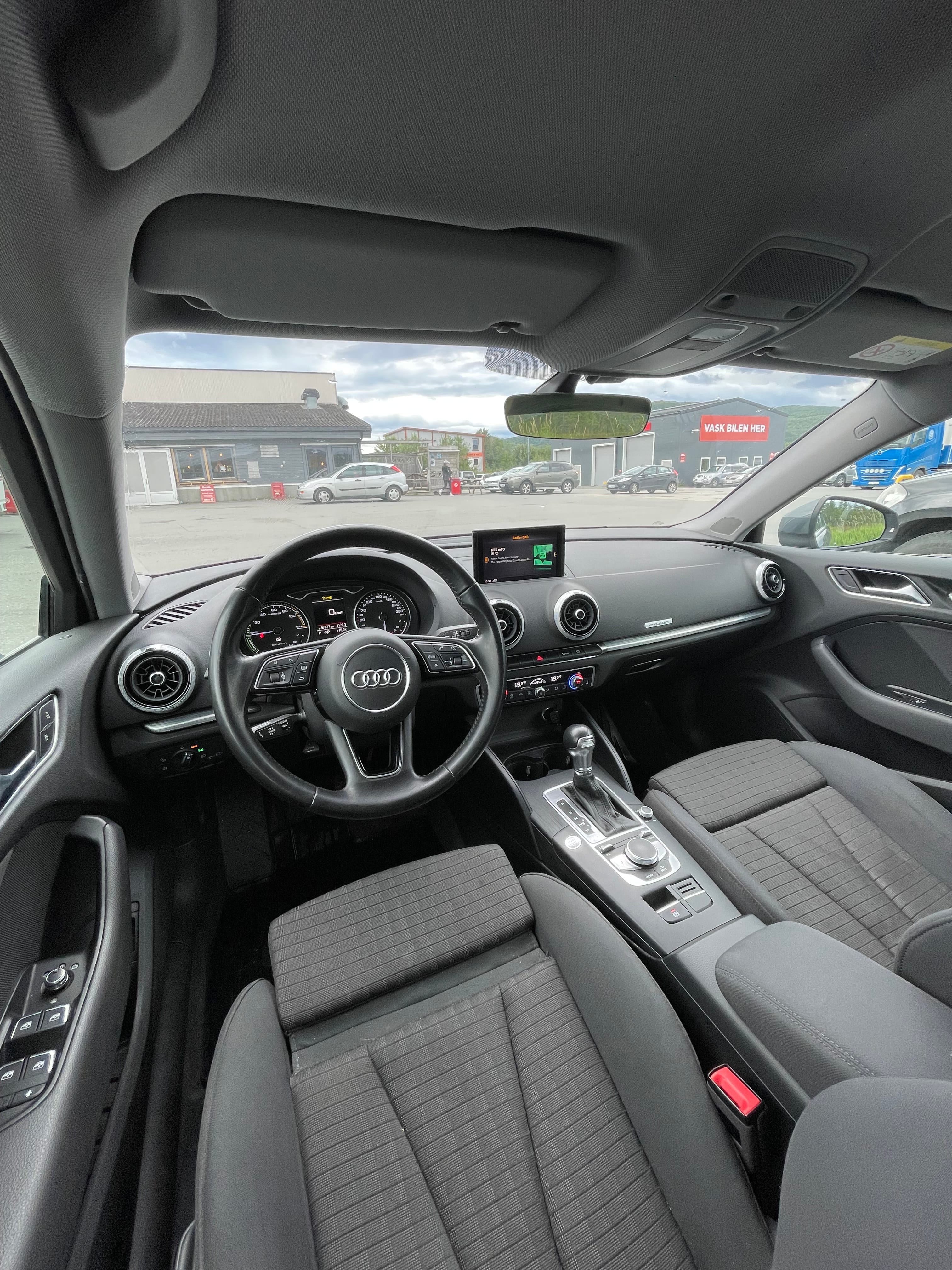 Audi A3 Sportback e-tron med Babysete