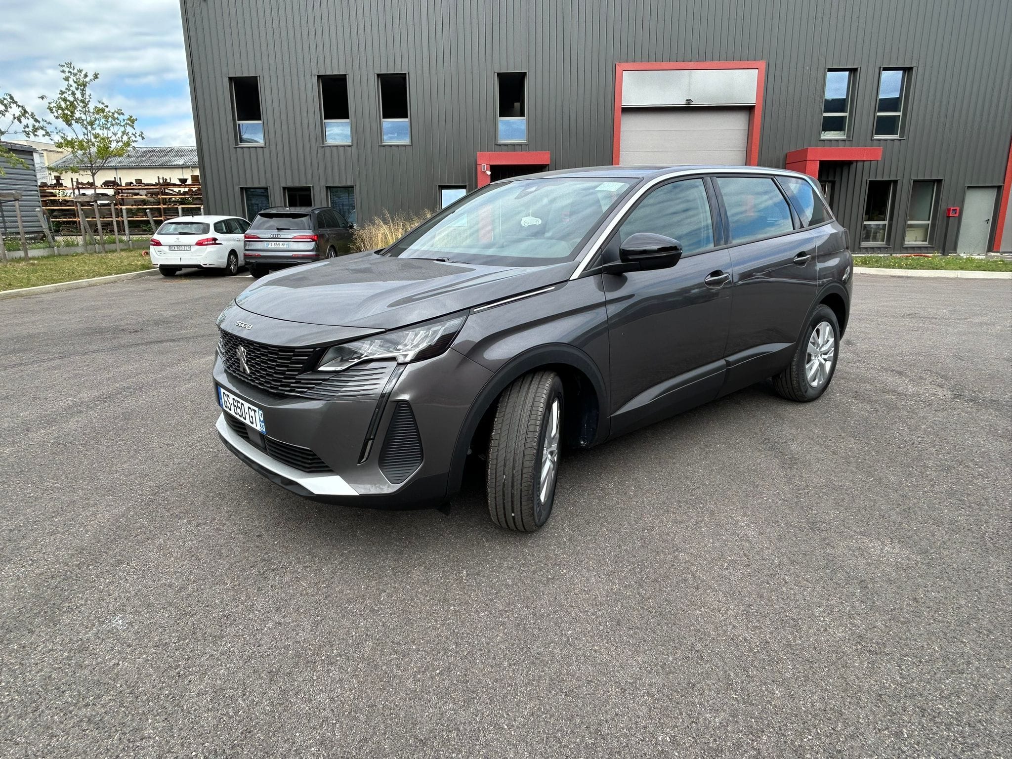 Peugeot 5008, 2023, Essence 95, automatique, 7 places