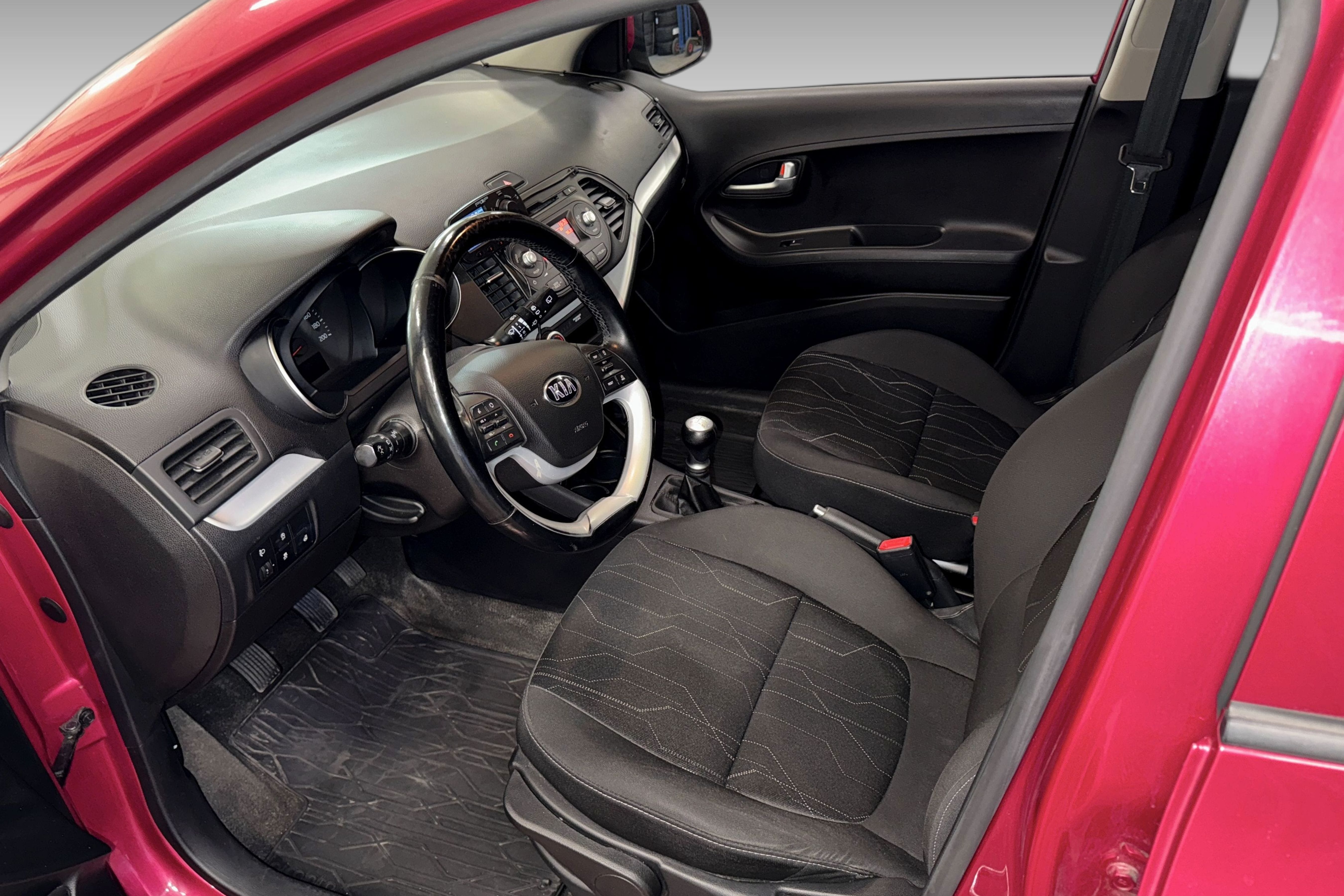 Kia Picanto 2016 BENSIN
