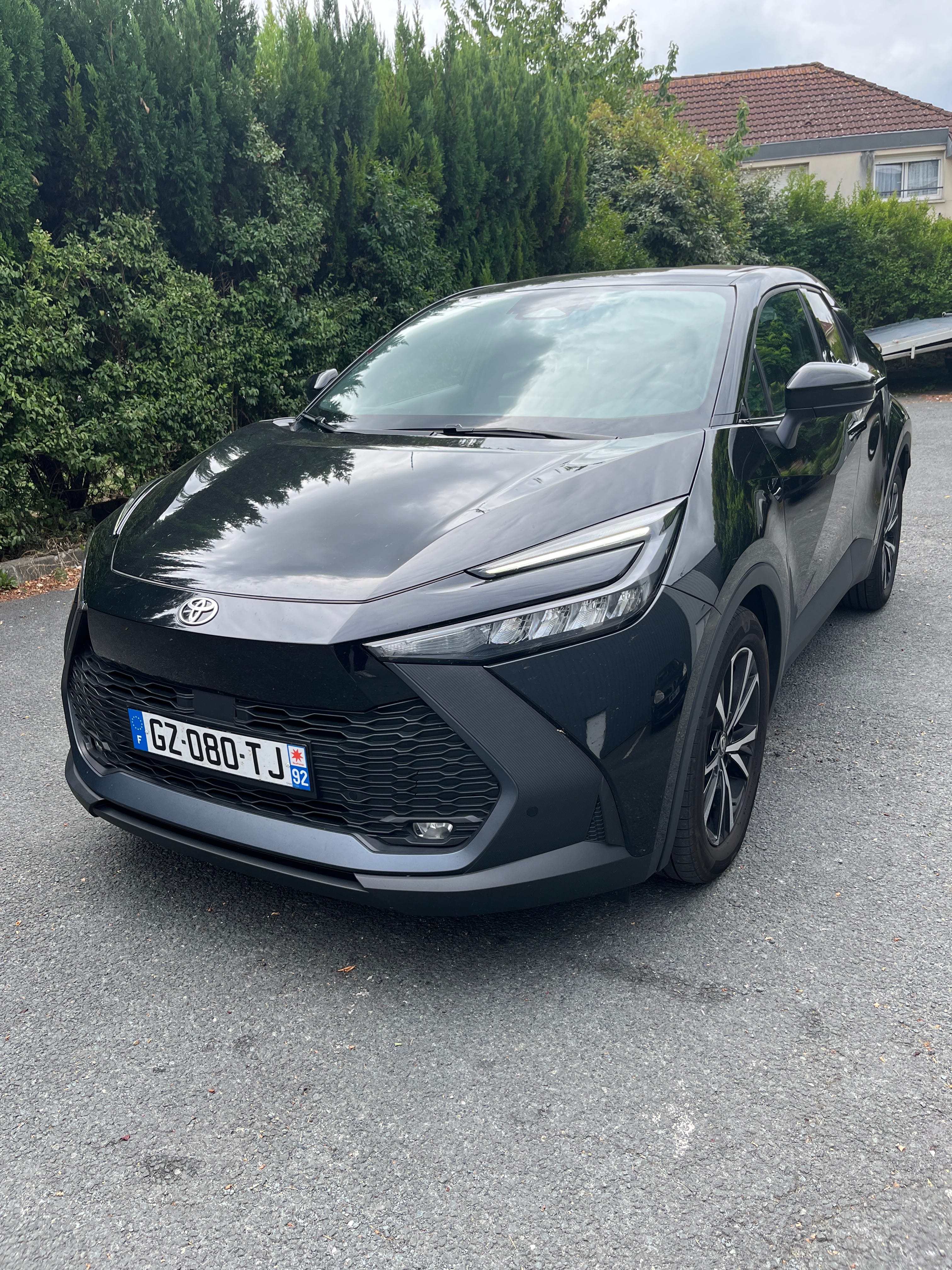Toyota C-HR Hybrid, 2024, Essence 95 / Électrique (hybride), automatique