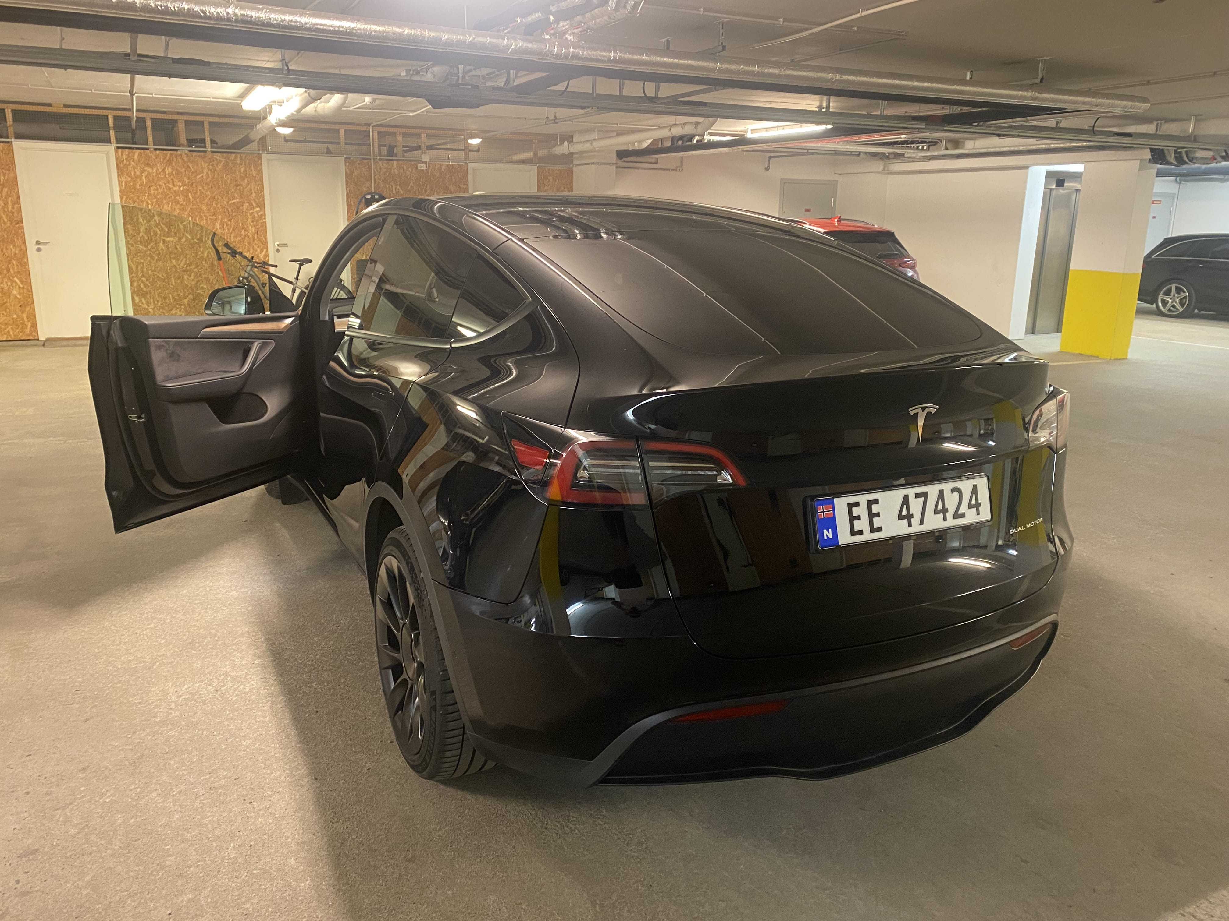 Tesla Model Y med Aircondition
