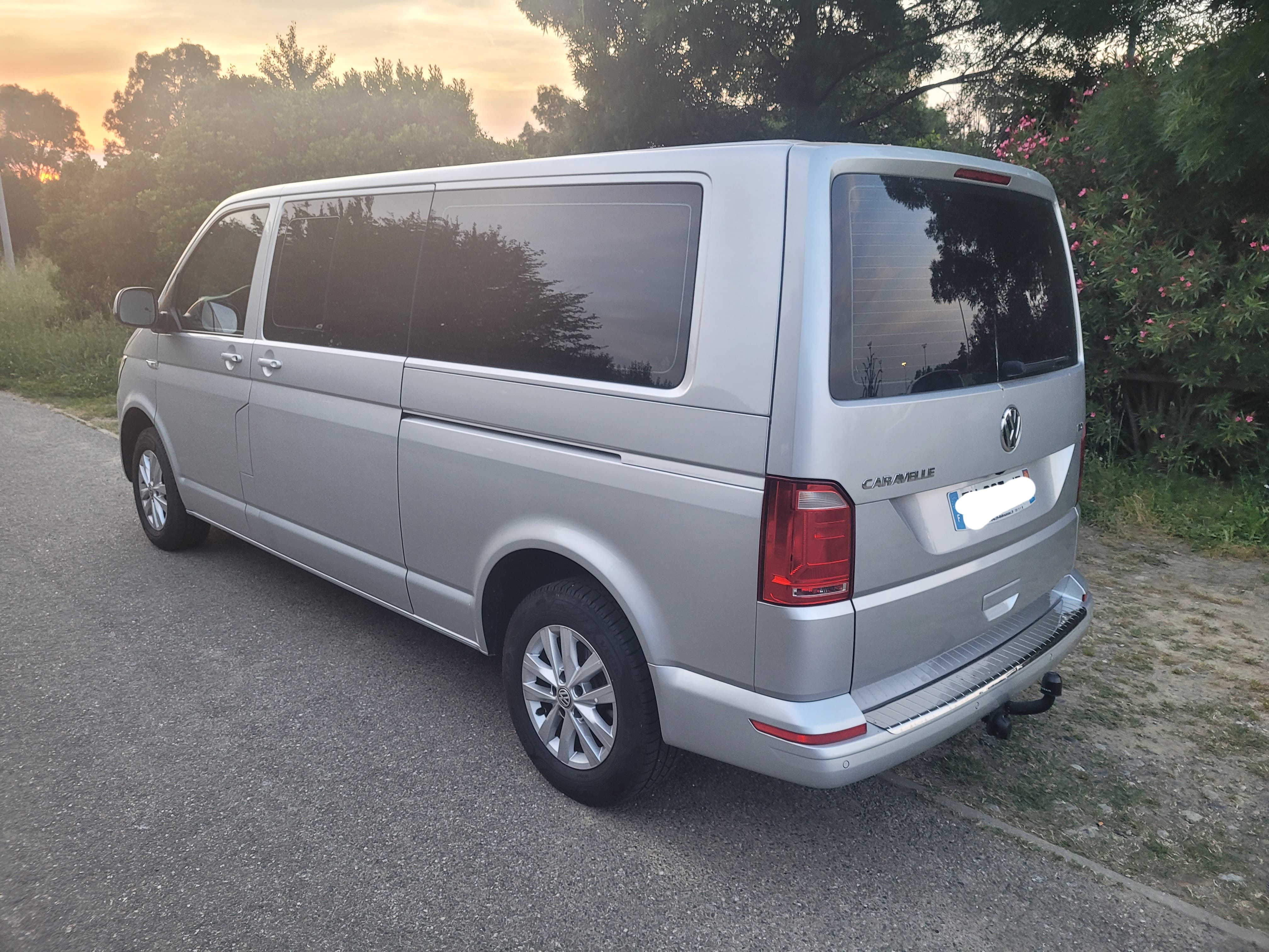 Volkswagen Caravelle 150ch diesel boîte auto avec Pneus neige
